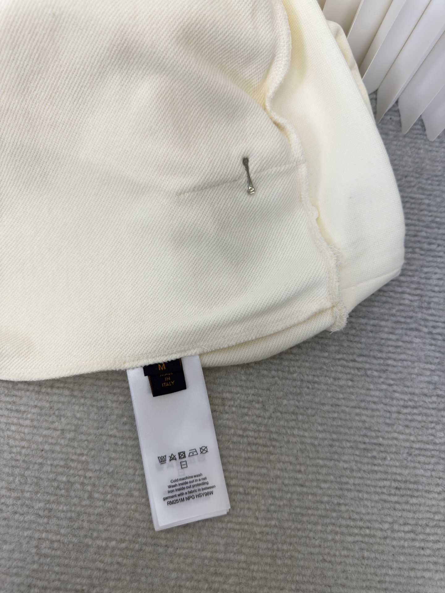 路易威登Lv纯色套头帽衫长袖卫衣正品7899购入，潮牌双股360克抓毛卫衣料，2*2潮牌螺纹400克我机