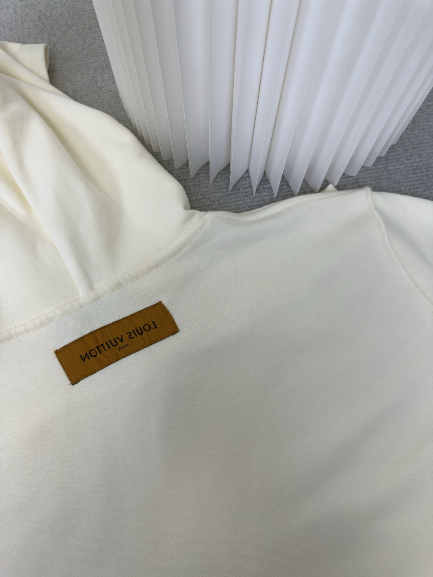 路易威登Lv纯色套头帽衫长袖卫衣正品7899购入，潮牌双股360克抓毛卫衣料，2*2潮牌螺纹400克我机