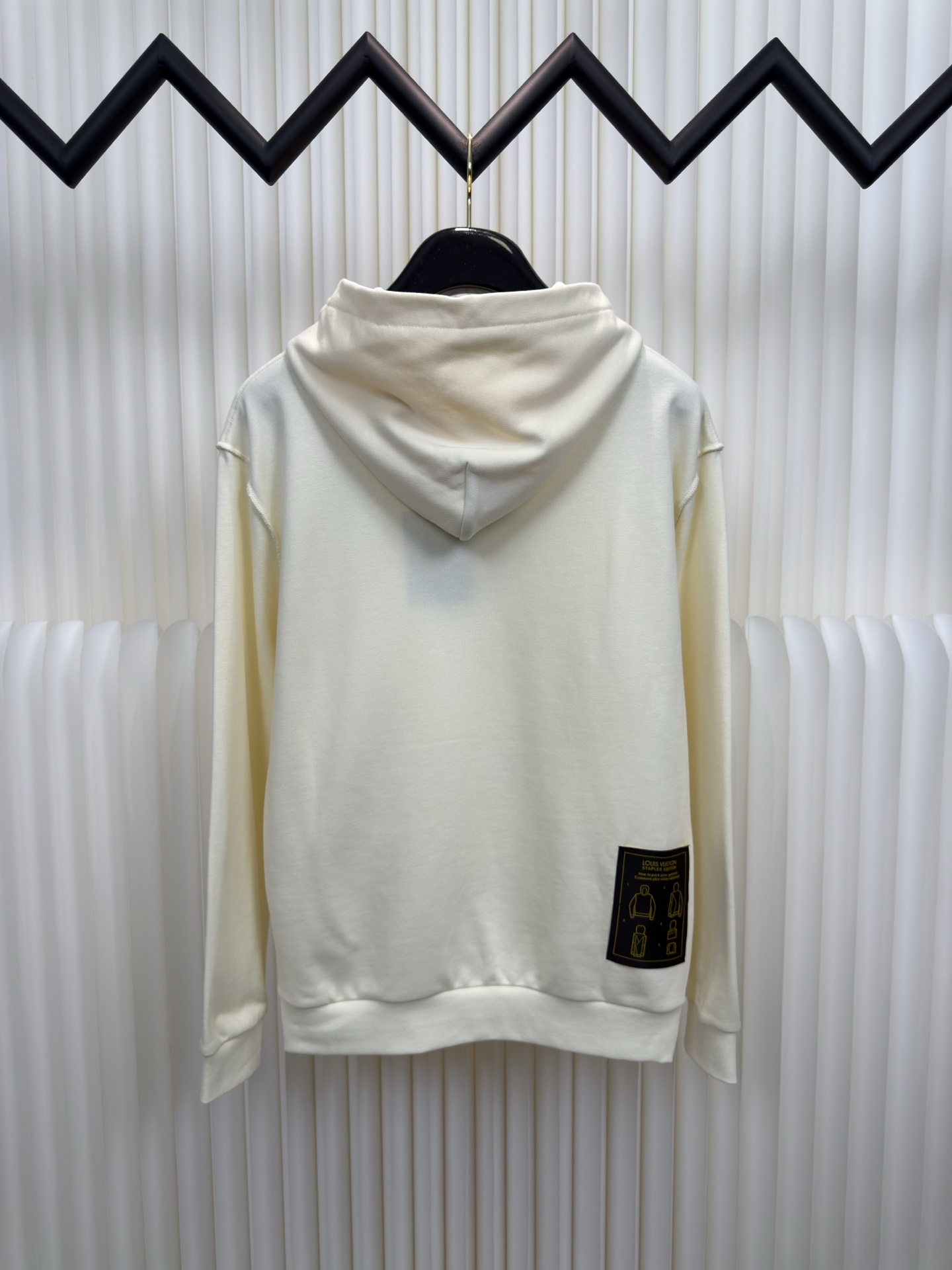 路易威登Lv纯色套头帽衫长袖卫衣正品7899购入，潮牌双股360克抓毛卫衣料，2*2潮牌螺纹400克我机