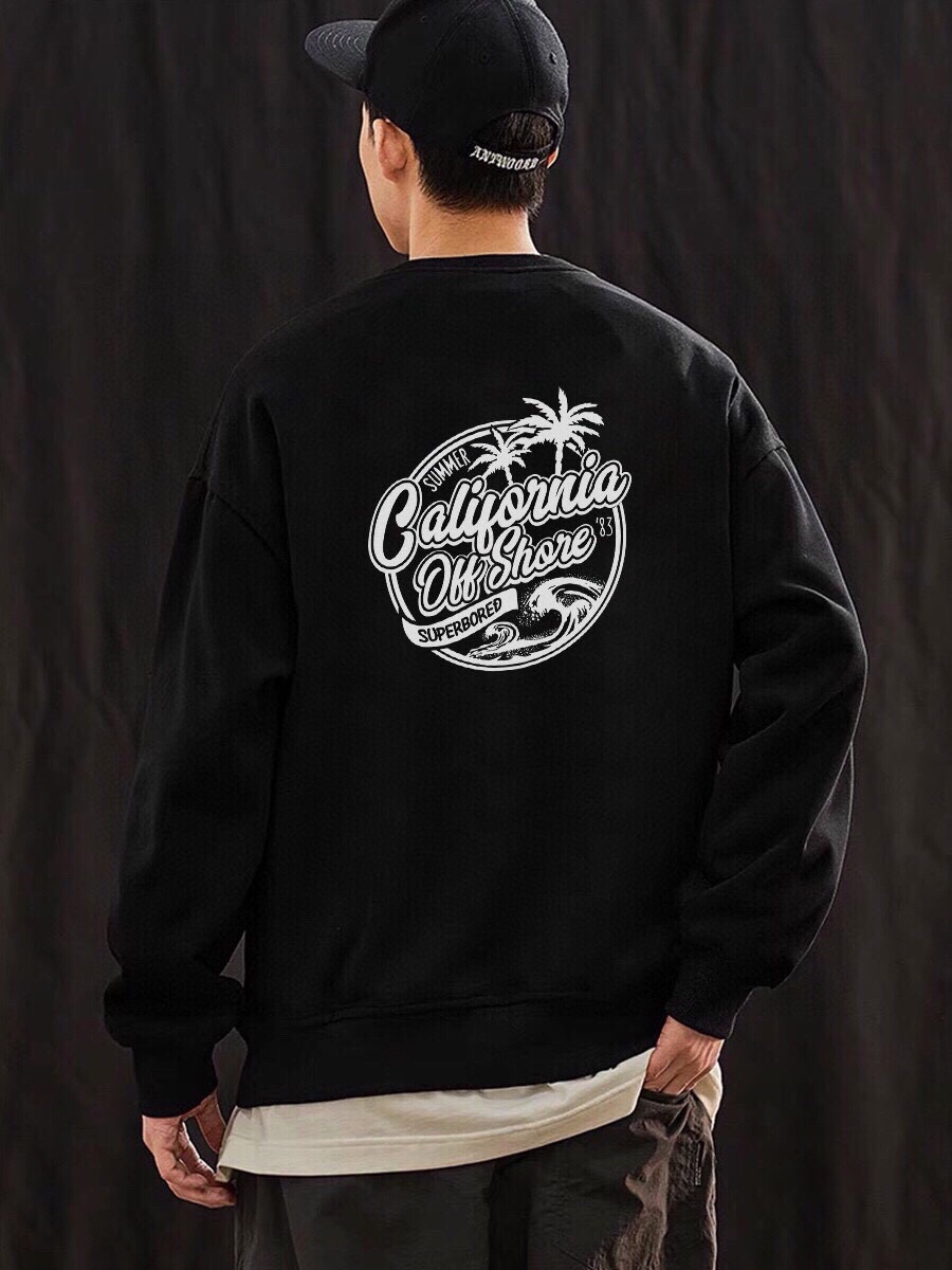 THE NORTH FACE 北面 沙滩 椰树海边印花 度假 休闲宽松圆领卫衣 运动户外上衣 男女同款 设计灵感: 椰树、沙滩、海边、冲浪🏄醒目大字母设计,给你不一样的视觉体验! 面料工艺: 1.甄选320g四面弹氧气面料,打造三维立体空间,面料兼具厚度质感与弹性,吸湿透气,穿着贴合不紧绷,舒适有型. 2.领口/袖口/下摆罗纹均采用高密度拼接技术,方便穿脱,舒适升级. 3.宽松版型,基础上配合高端肩部剪裁,勾勒硬朗线条,不失质感格调. 4.领口固形压条,有效保持颈部线条流畅. 5.下摆双排车缝线做工精细,细节精致,提升穿搭质感. 6.原版烫印领标+原版吊牌,品质跃现. 尺码数据: M【170cm】:衣长70/胸围112/(适合130斤以内) L【175cm】:衣长73/胸围118/(适合160斤以内) XL【180cm】:衣长75/胸围124/(适合190斤以内) 注意⚠️: 落肩袖设计,版型偏大. 平时穿着效果偏合身的朋友建议选择小一个码数.