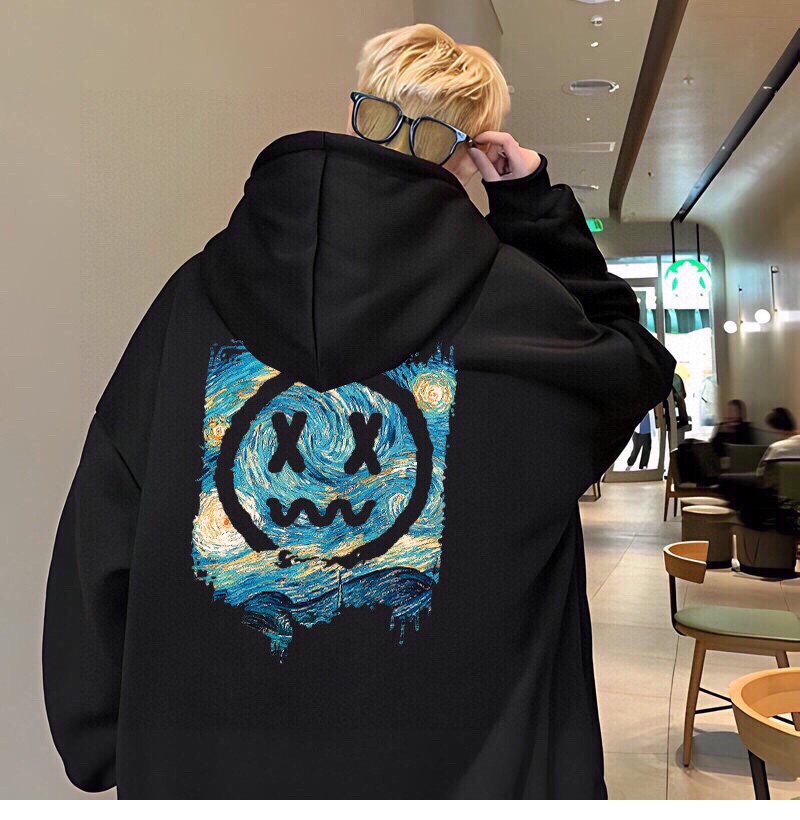 💰205
NIKE 耐克 凡高星月夜 小怪兽 恶搞系列 宽松休闲连帽卫衣 男女同款 情侣款
💡:帽绳如不喜欢,可自行抽出拆卸,廓形帽衫玩转不同穿法。
设计灵感:
正面星月夜小怪兽图案和背后一致,遥相呼应,一大一小,点缀的恰到好处。
搭配nike logo,品牌彰显,设计感呈现!
艺术家即视感,内搭外穿均可
面料工艺:
1.甄选320g新氧棉面料,触感细腻柔滑,吸湿透气,柔软自带支撑感。
2.弹力罗纹收口,后领保形织带,有效防止肩部坍塌和变形。
4.显瘦双肩线领口,贴肤面透气舒适。
5.下摆双排车缝线做工精细,缝合自然,公正有序。
6.双层帽子,厚实硬挺不软塌。
尺码数据:
M【170cm】:衣长70/胸围112/(适合130斤以内)
L【175cm】:衣长73/胸围118/(适合160斤以内)
XL【180cm】:衣长75/胸围124/(适合190斤以内)
注意⚠️:
落肩袖设计,版型偏大。
平时穿着效果偏合身的朋友建议选择小一个码数。