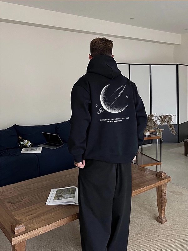 💰205
Nike 耐克后背月球印花 复古美式 宽松休闲连帽卫衣 男女同款 情侣款
💡:帽绳如不喜欢,可自行抽出拆卸,廓形帽衫玩转不同穿法。
设计灵感:
亮眼吸睛的月球图案设计,潮流时尚。
前面nike 经典logo,彰显品牌!
面料工艺:
1.甄选320g新氧棉面料,触感细腻柔滑,吸湿透气,柔软自带支撑感。
2.弹力罗纹收口,后领保形织带,有效防止肩部坍塌和变形。
4.显瘦双肩线领口,贴肤面透气舒适。
5.下摆双排车缝线做工精细,缝合自然,公正有序。
6.双层帽子,厚实硬挺不软塌。
尺码数据:
M【170cm】:衣长70/胸围112/(适合130斤以内)
L【175cm】:衣长73/胸围118/(适合160斤以内)
XL【180cm】:衣长75/胸围124/(适合190斤以内)
注意⚠️:
落肩袖设计,版型偏大。
平时穿着效果偏合身的朋友建议选择小一个码数。