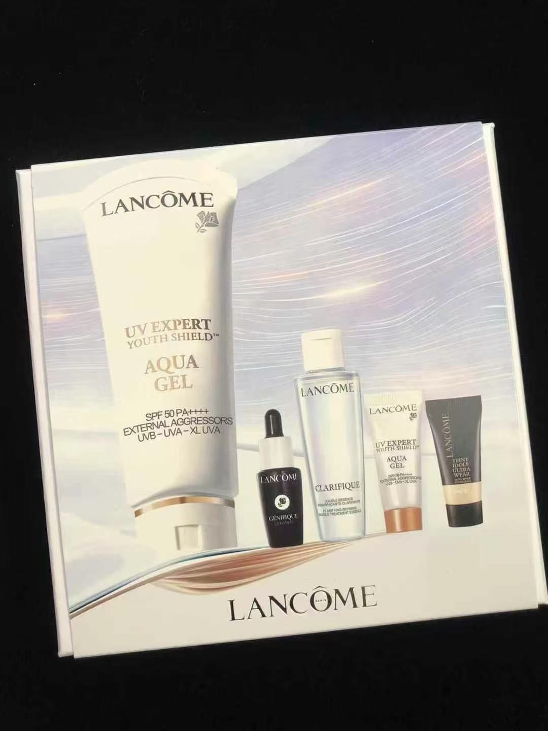 NO:809885,Lancôme small white tube sunscreen family photo!  Contains a small white tube of sunscreen 50ml*1, 10ml*1, Aurora water 50ml*1, serum 7ml*1, PO-01 liquid foundation 5ml*1, cotton pads*2., skin care products19860909兰蔻小白管防晒霜全家福！内含小白管防晒50ml*1,10ml*1,极光水50ml*1,肌底液7ml*1,PO-01粉底液 5ml*1,含化妆棉*2.,护肤品,accessory