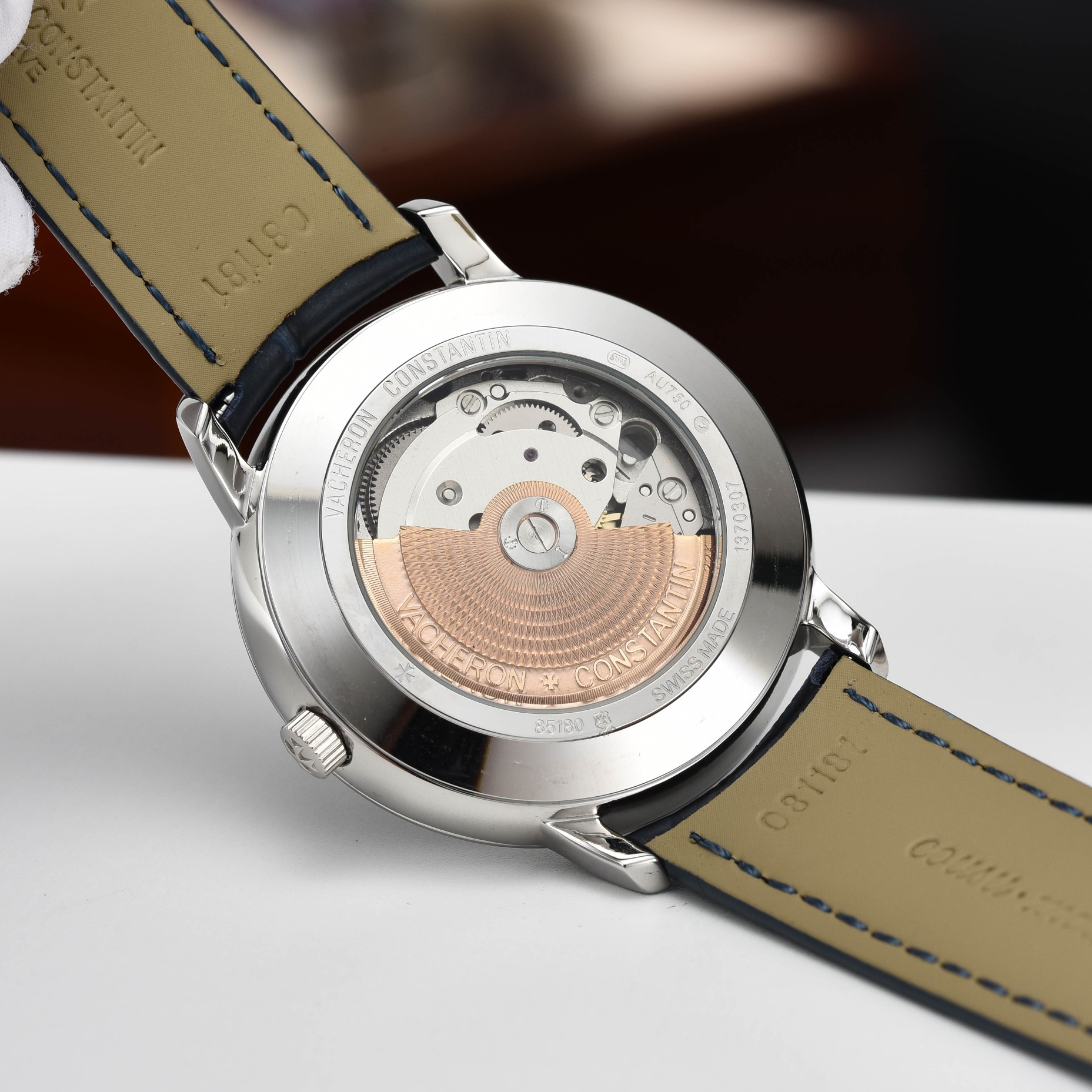 【启强同款，温文尔雅】GD品控，江诗丹顿（Vacheron Constantin)传承系列机械男表，高启强同款精湛来袭
【机芯】搭载GD厂惯用日本原装进口💯全新西铁城8215机械机芯，高价修正原装同步自动锤
【表壳】采用316精钢表壳，弧度优美，搭配双卜拱形蓝宝石锅盖玻璃，同时兼顾10.5mm的超薄壳身
【细节】原装一致的压弯弧形表针，双面纹路进口小牛皮表带，每一处细节都完美演绎GD对品质的极致追求
⚠️请认准GD品控独家品质