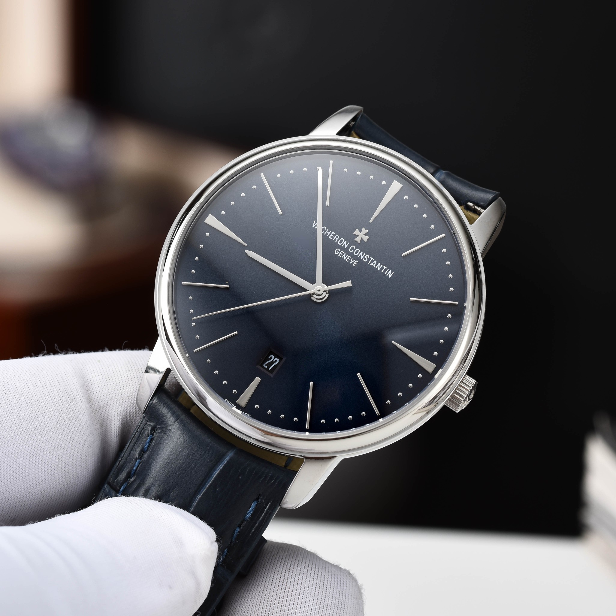 【启强同款，温文尔雅】GD品控，江诗丹顿（Vacheron Constantin)传承系列机械男表，高启强同款精湛来袭
【机芯】搭载GD厂惯用日本原装进口💯全新西铁城8215机械机芯，高价修正原装同步自动锤
【表壳】采用316精钢表壳，弧度优美，搭配双卜拱形蓝宝石锅盖玻璃，同时兼顾10.5mm的超薄壳身
【细节】原装一致的压弯弧形表针，双面纹路进口小牛皮表带，每一处细节都完美演绎GD对品质的极致追求
⚠️请认准GD品控独家品质