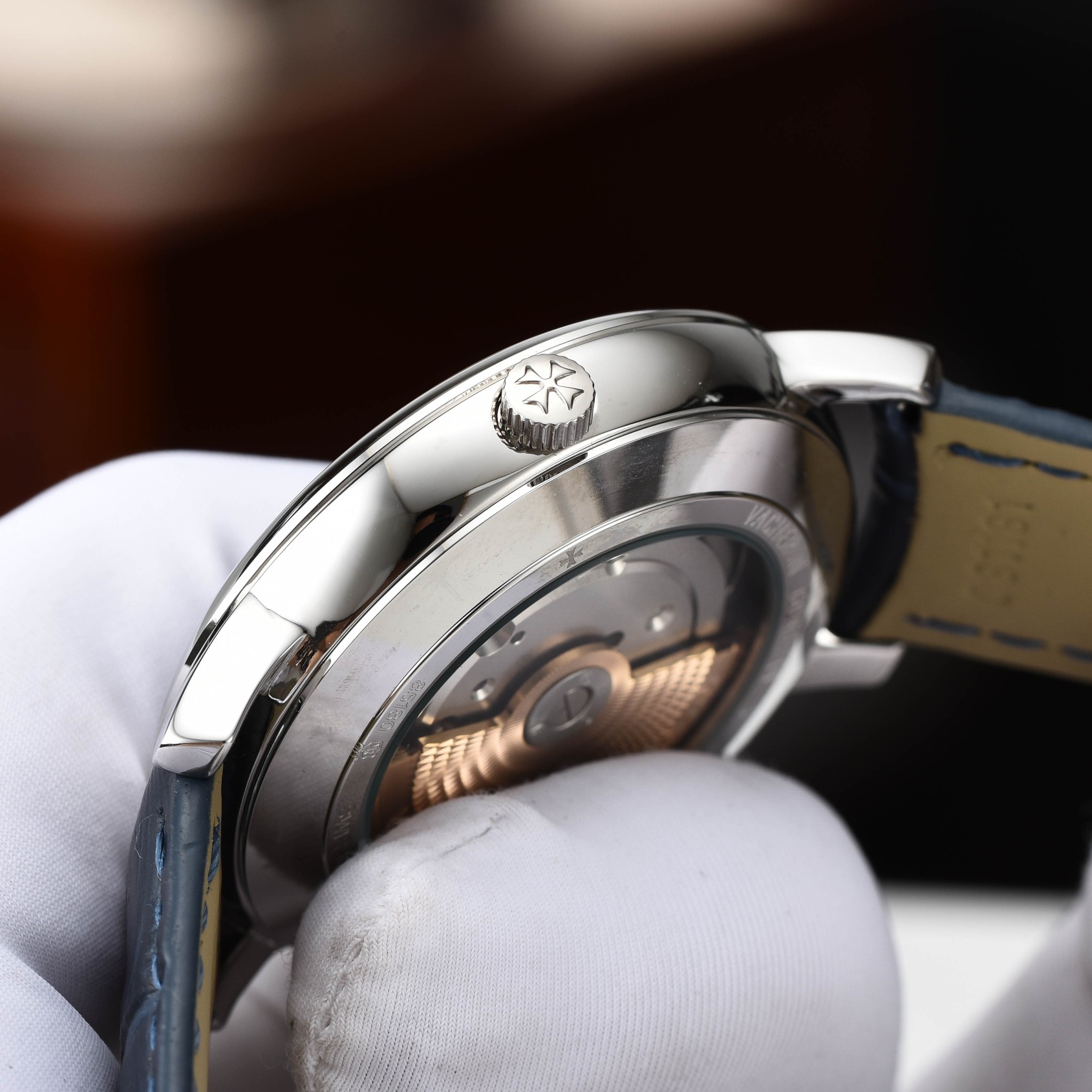 【启强同款，温文尔雅】GD品控，江诗丹顿（Vacheron Constantin)传承系列机械男表，高启强同款精湛来袭
【机芯】搭载GD厂惯用日本原装进口💯全新西铁城8215机械机芯，高价修正原装同步自动锤
【表壳】采用316精钢表壳，弧度优美，搭配双卜拱形蓝宝石锅盖玻璃，同时兼顾10.5mm的超薄壳身
【细节】原装一致的压弯弧形表针，双面纹路进口小牛皮表带，每一处细节都完美演绎GD对品质的极致追求
⚠️请认准GD品控独家品质