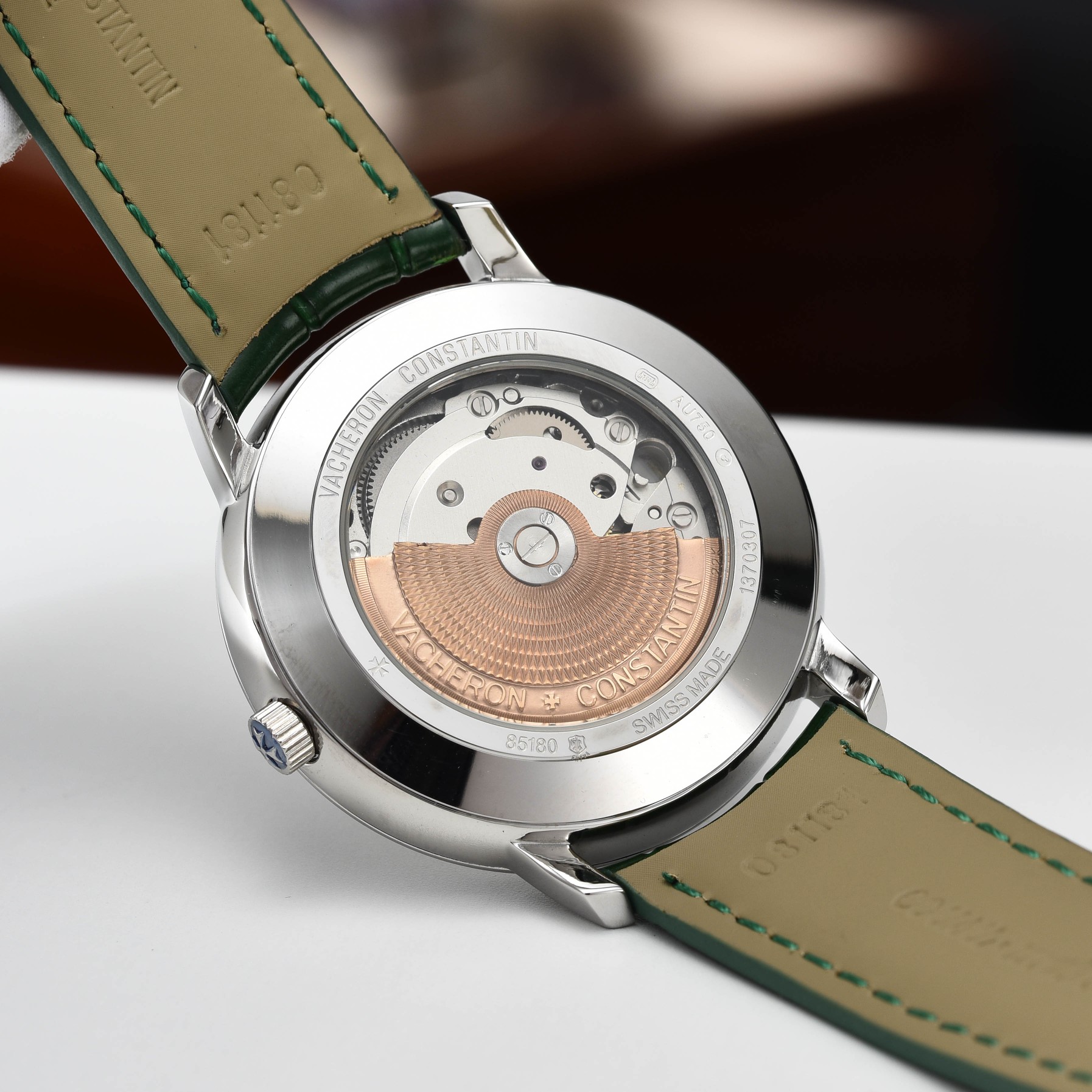 【启强同款，温文尔雅】GD品控，江诗丹顿（Vacheron Constantin)传承系列机械男表，高启强同款精湛来袭
【机芯】搭载GD厂惯用日本原装进口💯全新西铁城8215机械机芯，高价修正原装同步自动锤
【表壳】采用316精钢表壳，弧度优美，搭配双卜拱形蓝宝石锅盖玻璃，同时兼顾10.5mm的超薄壳身
【细节】原装一致的压弯弧形表针，双面纹路进口小牛皮表带，每一处细节都完美演绎GD对品质的极致追求
⚠️请认准GD品控独家品质