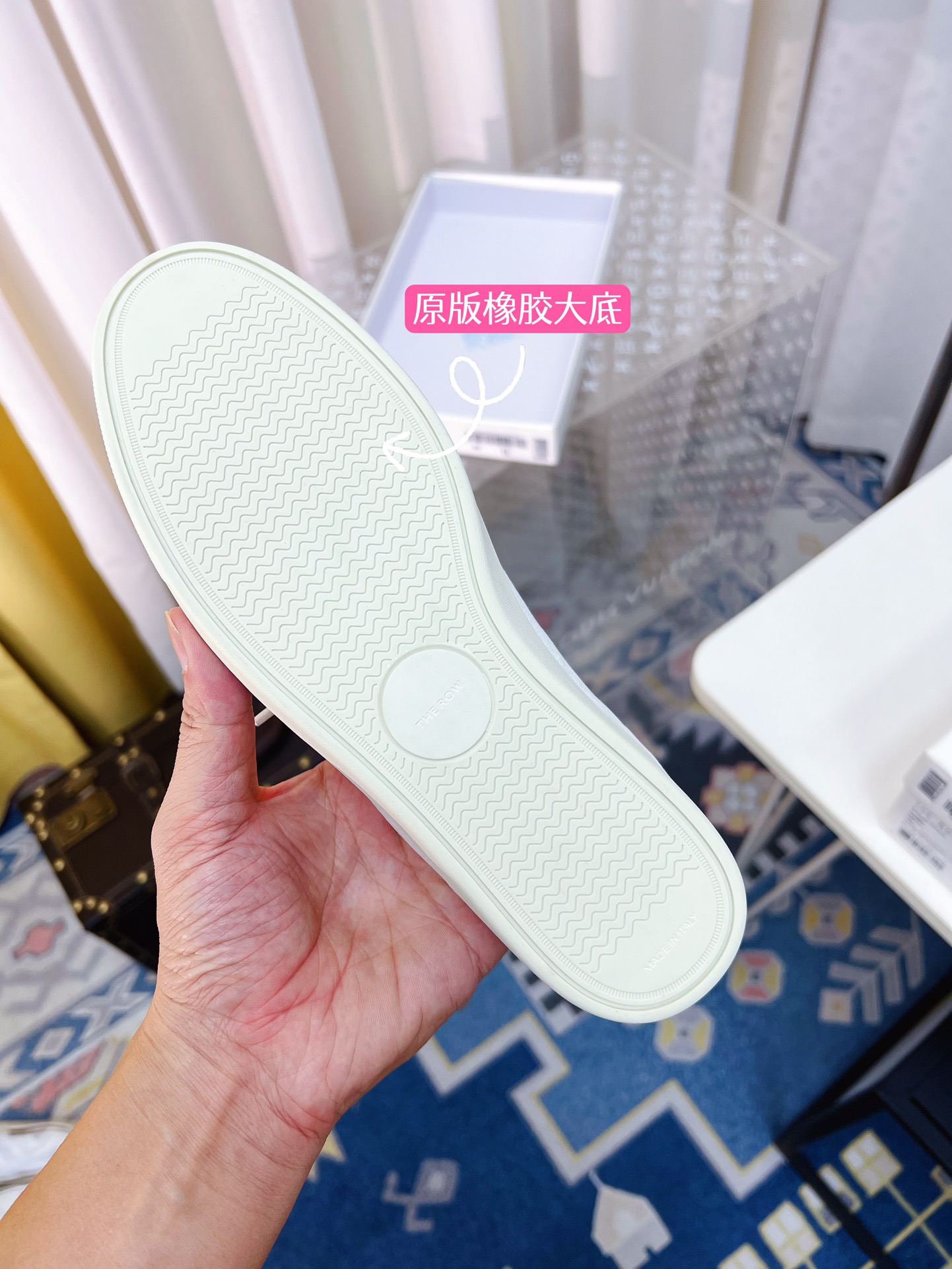 “Summer Canvas Sneakers: P500 The Row Sam, Ideal for Leisure Closet” - 图片 8