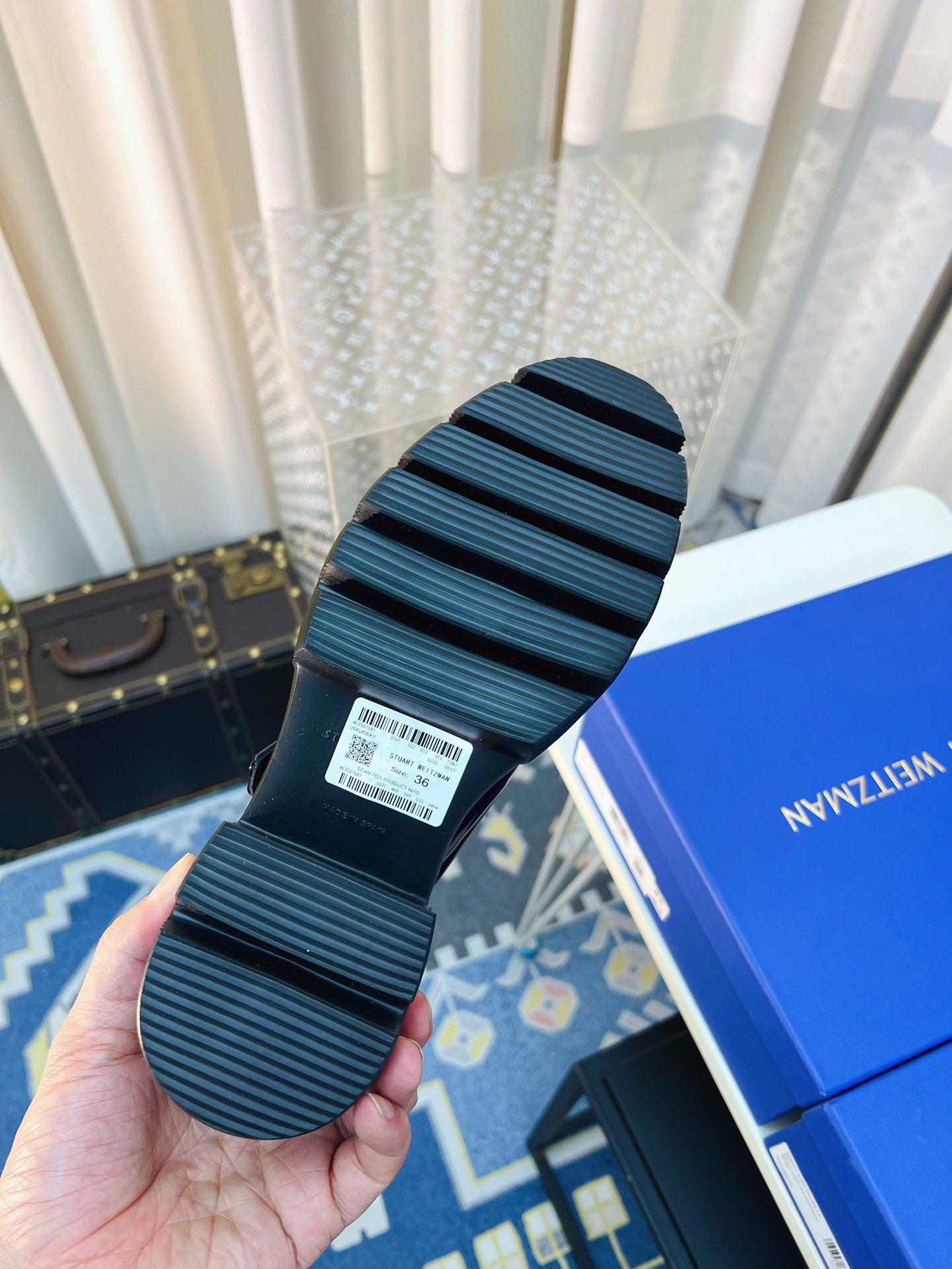 Stuart Weitzman SW24 Sandals: Stylish, Comfortable, and Simple - 图片 9