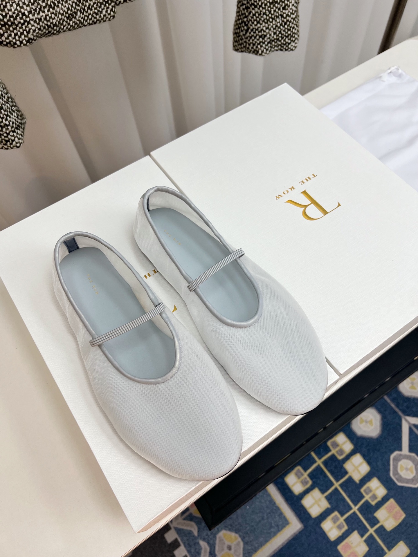 New French-Style Gauze Flat Shoes with Ventilation and Sheepskin Insoles – P425 Summary - 图片 2