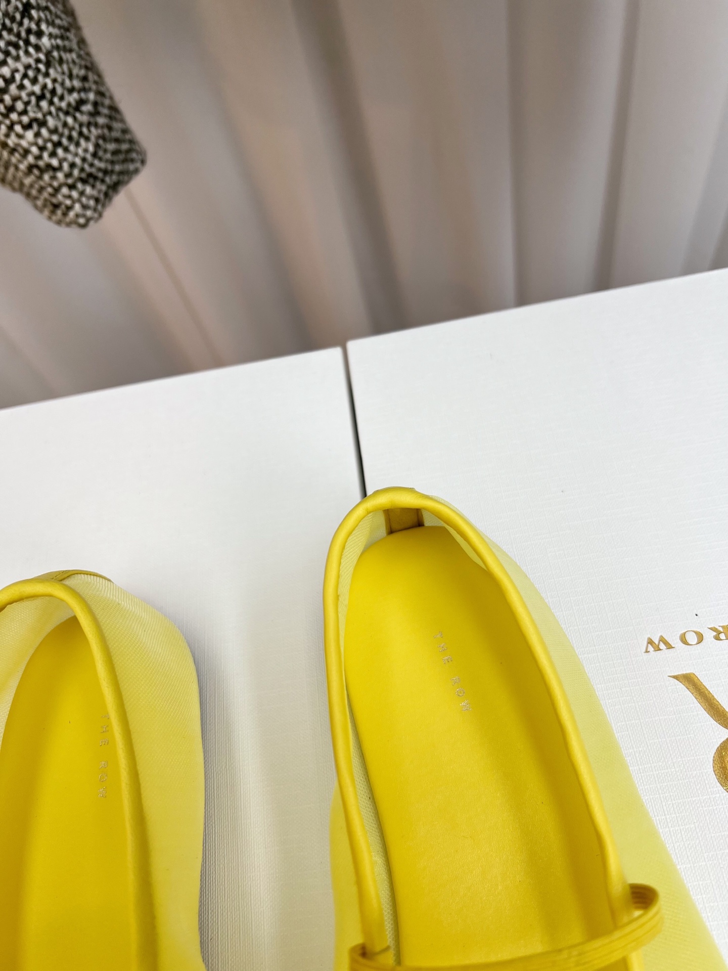 New French-Style Gauze Shoes: Lightweight, Breathable, and Stylish in 2025 - 图片 5