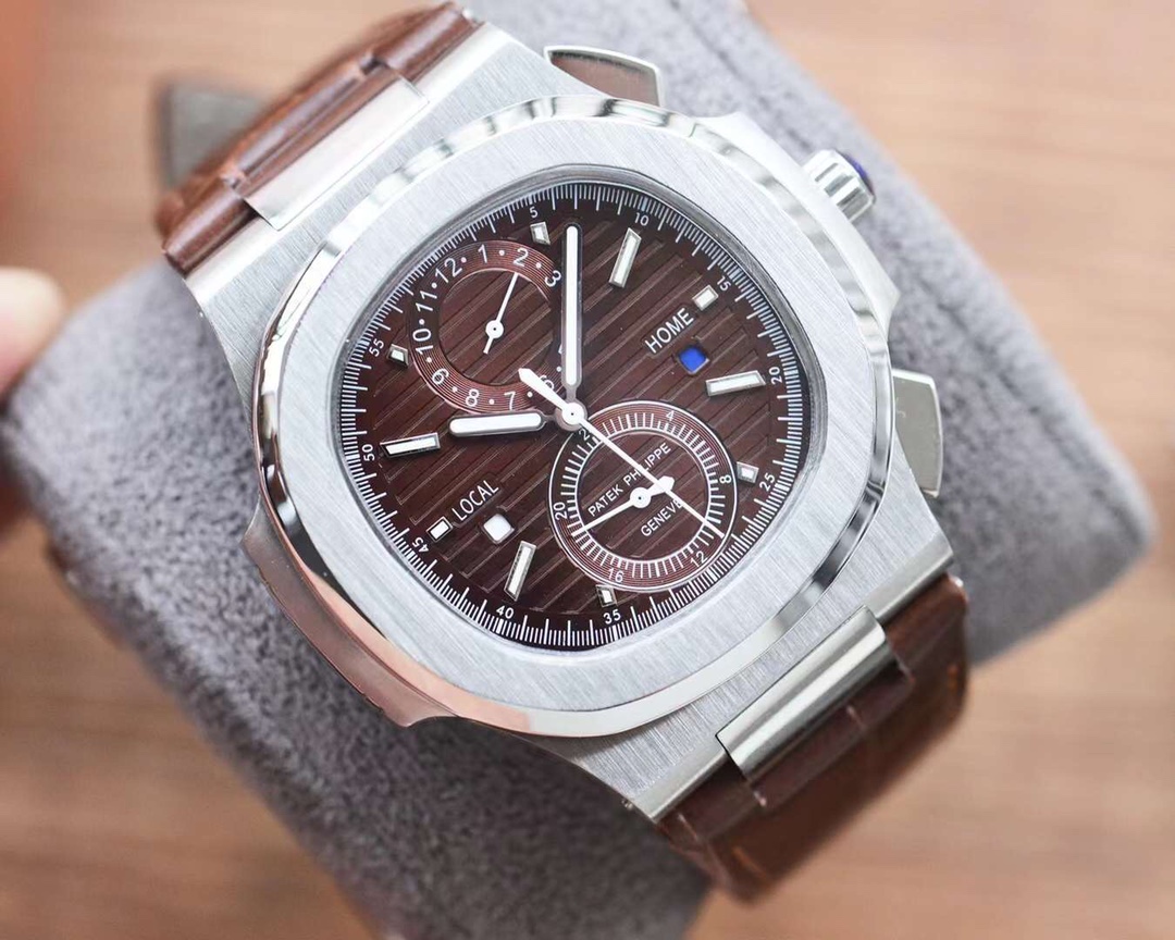 NO:726605,New product launch: Patek Philippe/1 series/1A-001 stainless steel watch (AISI316L stainless steel, fully automatic mechanical movement, size 40*11mm). Available with full stainless steel belt, imported cowhide leather belt, rubber belt, optional Patek Philippe sports watch (watch) PATEK PHILIPPE NautilusNautilus series was launched in 1976  It was launched in 2001. Patek Philippe was looking for a watch with a solid structure and a unique character. The design inspiration for this watch soon became the shape of the portholes seen on almost all ships. The first model was made of stainless steel Ref./1. Since then, the Nautilus has become an elegant classic sports watch, and its original model has become a hot treasure at auction. The new Nautilus  Showcasing the charming new design of Patek Philippe's casual and elegant classic series. Through some subtle and detailed changes, this series of watches has become more fashionable while retaining its original essence.,,patek philippe,cowhide19860909新品上市百达翡丽/1系列/1A-001 不锈钢腕表（AISI316L精钢,全自动机械机芯,尺寸40*11mm).有全精钢带 进口牛皮皮带 橡胶带 可选配 百达翡丽运动表手表(腕表) PATEK PHILIPPE NautilusNautilus系列于1976 年面世.百达翡丽当时正在寻求一款具有坚固结构和独特个性的腕表.这款表的设计灵感不久显现这就是几乎在所有船只上都能看到的舷窗形状.最初型号是采用不锈钢Ref./1.自此,Nautilus已成为一款优雅的经典运动腕表,其最初型号已成为拍卖会上炙手可热的珍品. 全新Nautilus 展示了百达翡丽休闲优雅经典系列的魅人新设计.通过一些微妙而细致的改变,此系列腕表既多了一份时尚,又保留了其原创精髓.,,patek philippe,cowhide,Watch