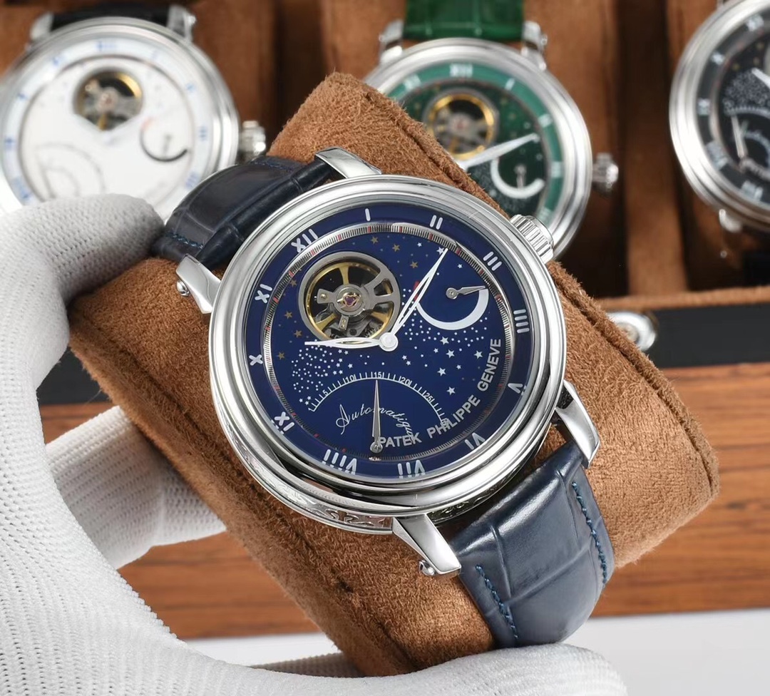 NO:726596,Brand: Patek Philippe Complicated Function Starry Sky Series Tourbillon Movement Power Reserve Calendar Multi-Function Design Movement Optimization, Details in Place, Ultimate Size, and Restoration of Functions. Main selling points: 1. [Movement] Fully automatic mechanical movement 2. The stars scattered in the sky have the same protruding effect as the original ones, bringing a charming starry sky to the late night. 3 [Inlay] Crystal diamonds in the case, top-notch cutting technology, uniform size, and perfect handcrafting.  4 [Size] The size of 43mm is not only close to the original, but also practical and suitable for various clothing occasions. This is the Rolls-Royce on the wrist, which greatly adds to the value of your image, patek philippe19860909品牌: 百达翡丽 复杂功能星空系列 陀飞轮机芯 动力储存 日历 多功能设计 机芯优化、细节到位、尺寸极致,功能还原.主要卖点: 1、【机芯】全自动机械机芯 2、散布在字面的漫天星辰和原装一样具有凸出效果 给深夜带来迷人的星空 3【镶嵌】表壳所水晶钻,顶级切割工艺,大小均匀,内嵌手工完美. 4【尺寸】43mm的尺寸不但贴近原装,而且实用,适合各种服装场合搭配 这就是手腕上的劳斯莱斯,给你的形象价值大大加分,,patek philippe,Watch
