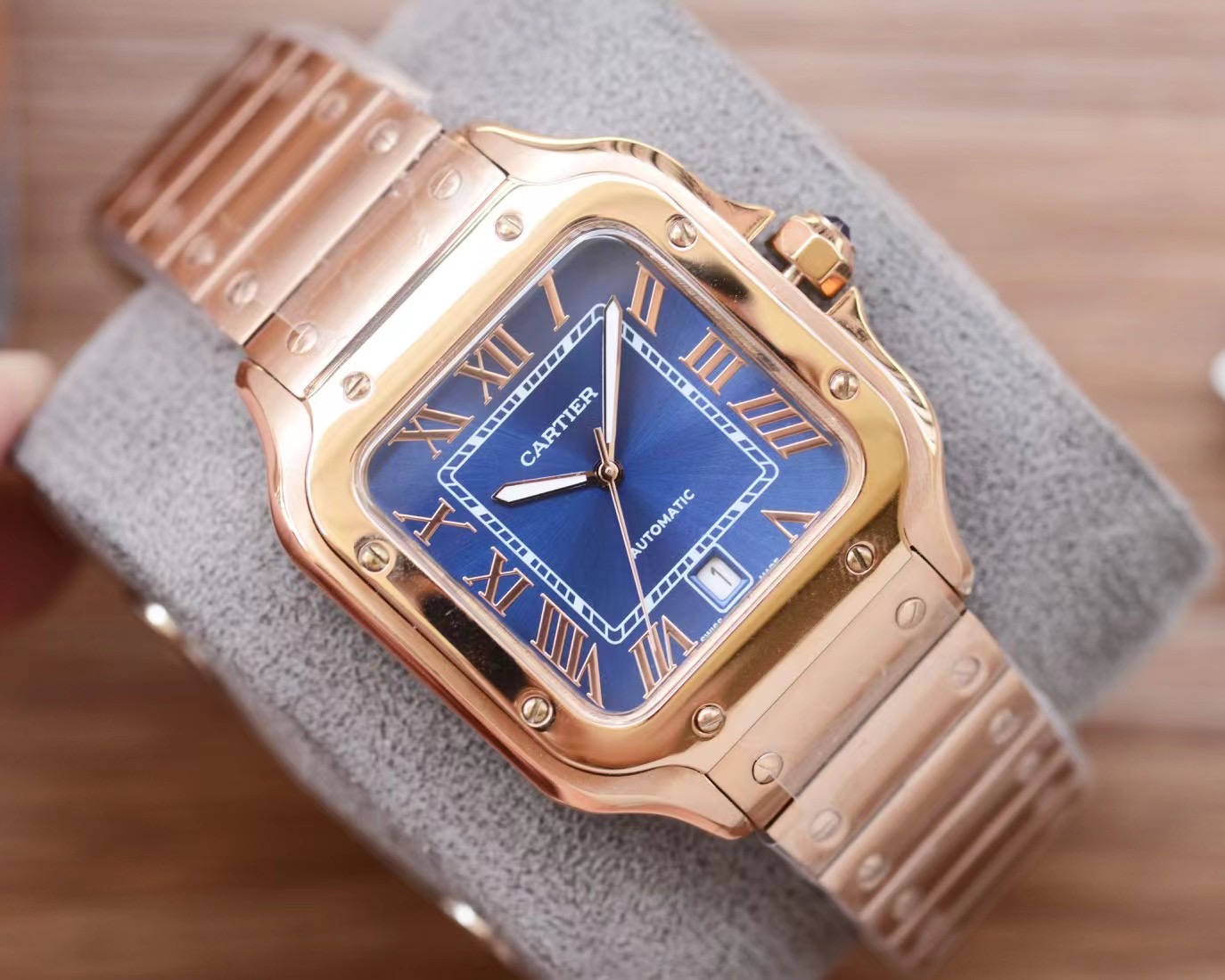 NO:726673,Cartier Santos Santos series, the latest upgraded version of the most powerful Cartier Santos!  The strap can truly be removed with bare hands and the three-dimensional blued hands!  Size 39.8X47.5X12mm, actual shipment,,cartier19860909卡地亚山度士桑托斯系列,最强卡地亚山度士 最新升级版！表带真正达到可以徒手拆卸,立体烤蓝指针！尺寸39.8X47.5X12mm毫出货实拍,,cartier,Watch