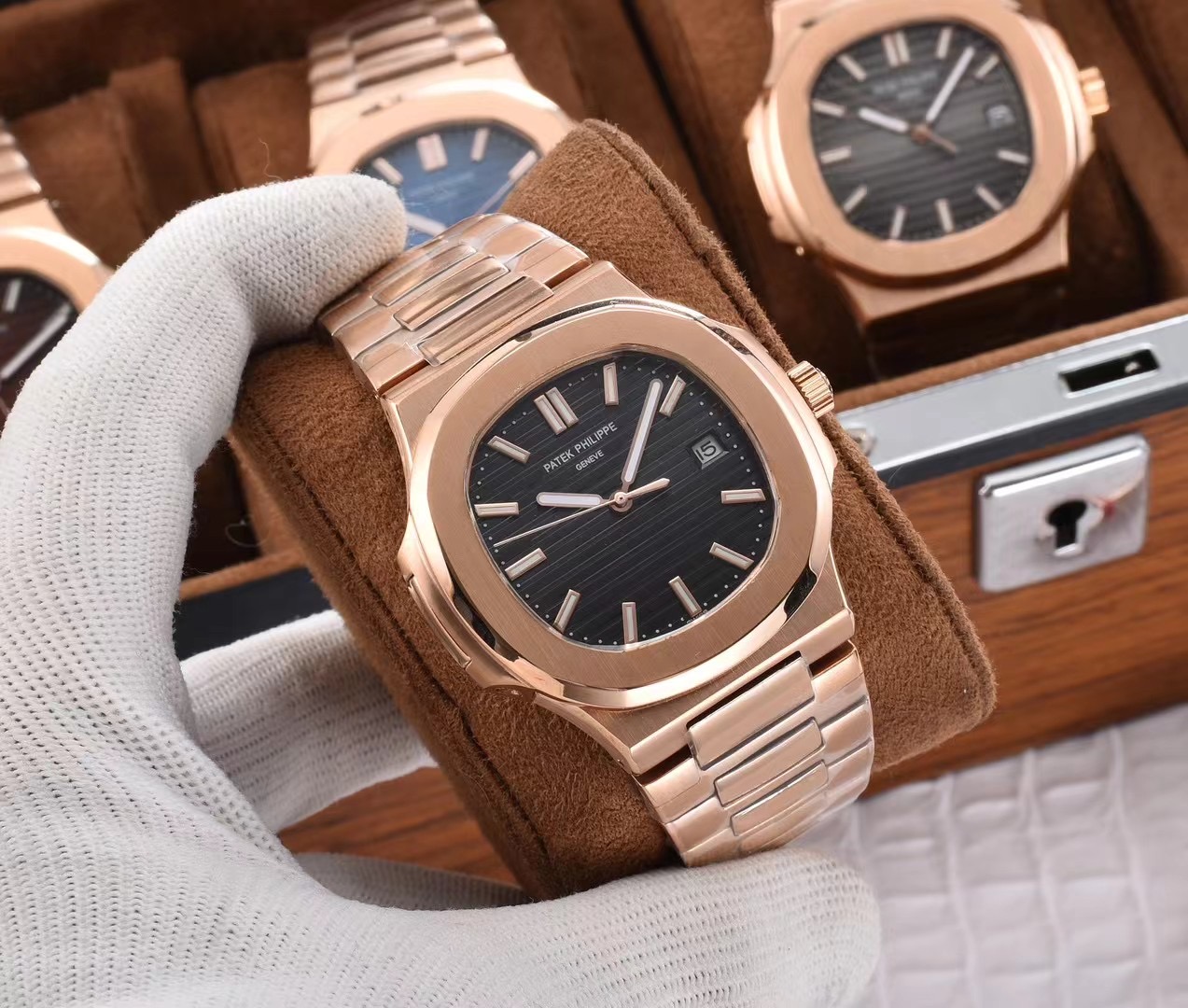 NO:726631,[ATEK HILIE] Patek Philippe 5711 Nautilus, the king of steel watches, the thinnest in the world. The king of steel watches, Patek Philippe 5711, is the best in the entire network. It is equipped with a fully automatic mechanical movement. The movement is a customized ergonomic strap. It is equipped with an all-stainless steel belt, an imported calf leather belt, and a rubber belt. Combined with the genuine product, the best Patek Philippe experience on the entire network,,,patek philippe,cowhide19860909【ATEK HILIE】百达翡丽 复刻届最薄的钢表之王5711鹦鹉螺,钢表之王百达翡丽5711全网最佳搭载全自动机械机芯 机芯,定制级人体工程学表带,搭配有 全精钢带 进口小牛皮带 橡胶带 与正品相结合全网体验最佳的百达翡丽,,,patek philippe,cowhide,Watch