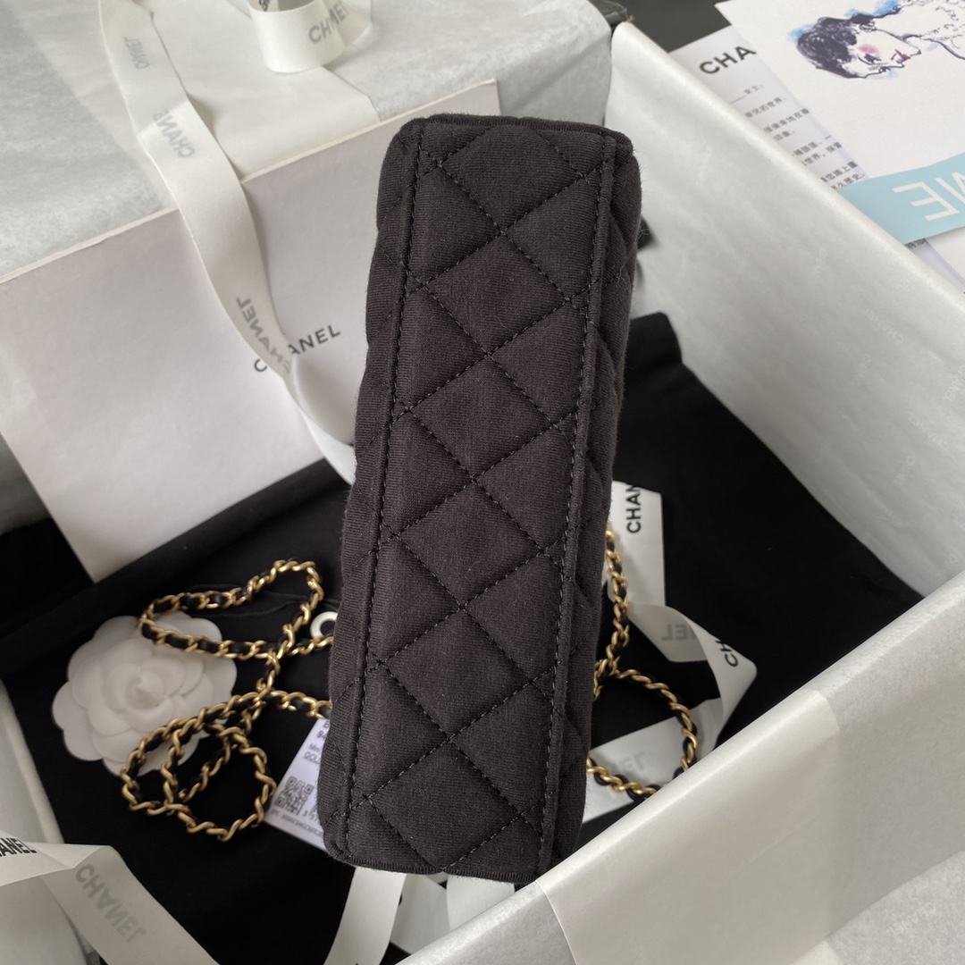 Chanel Luxury Designer Handbag Shoulder Bag in fine calfskin 5