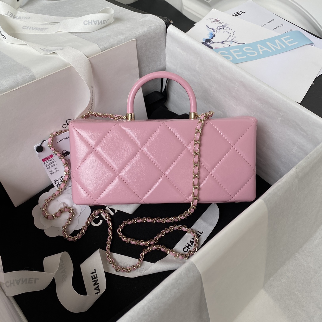 [Chanel Women