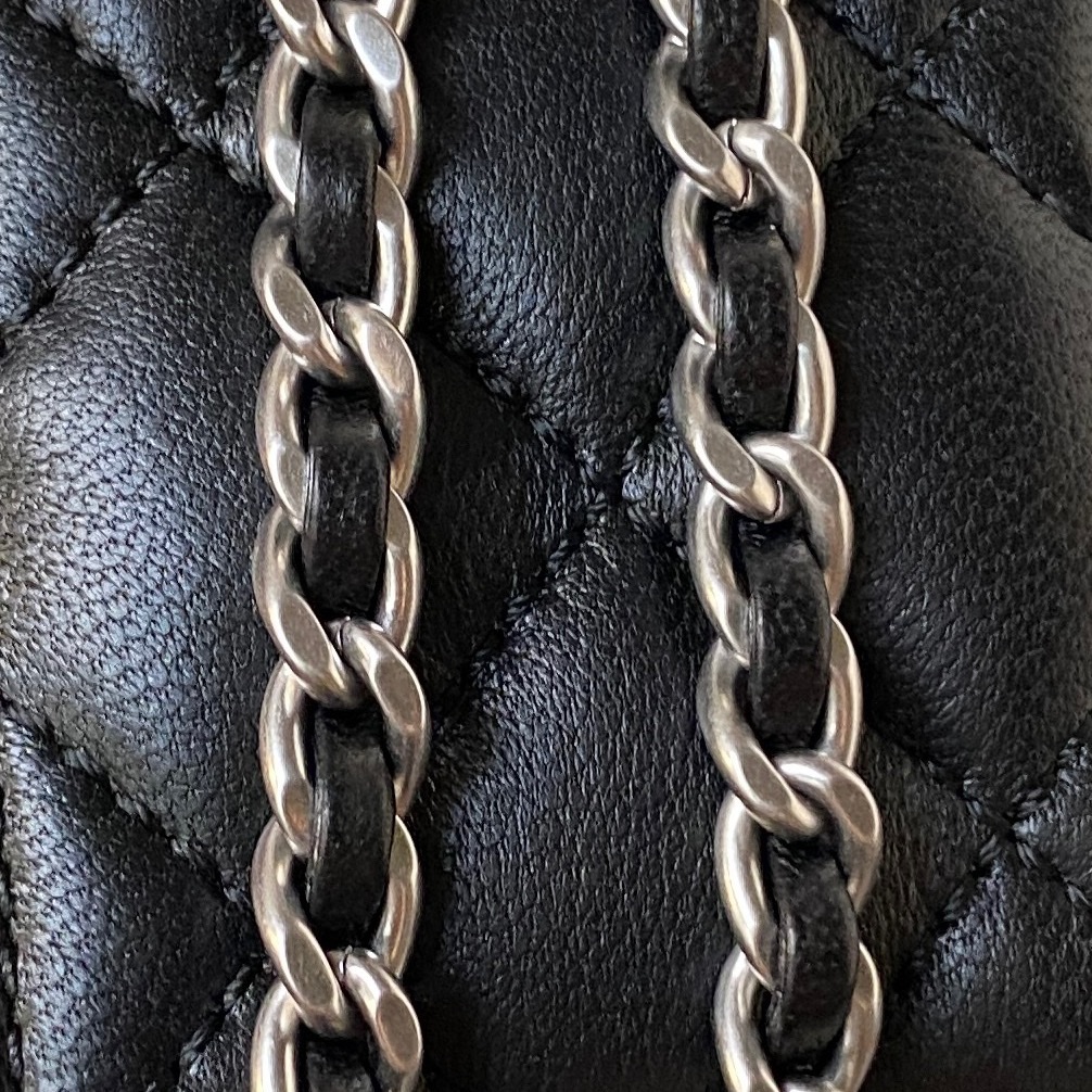 银扣Chane1️A化妆小盒子小型收纳盒原版五金进口羊皮出街打开能补妆关上能拗造型就算放家里也能当个收纳