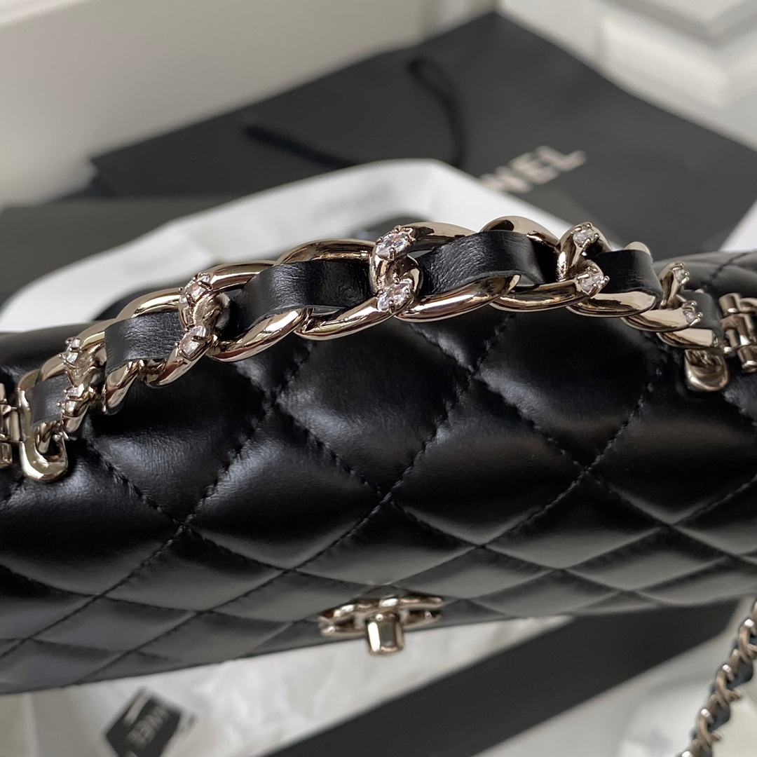 Chanel Luxury Designer Handbag Shoulder Bag in fine calfskin 3