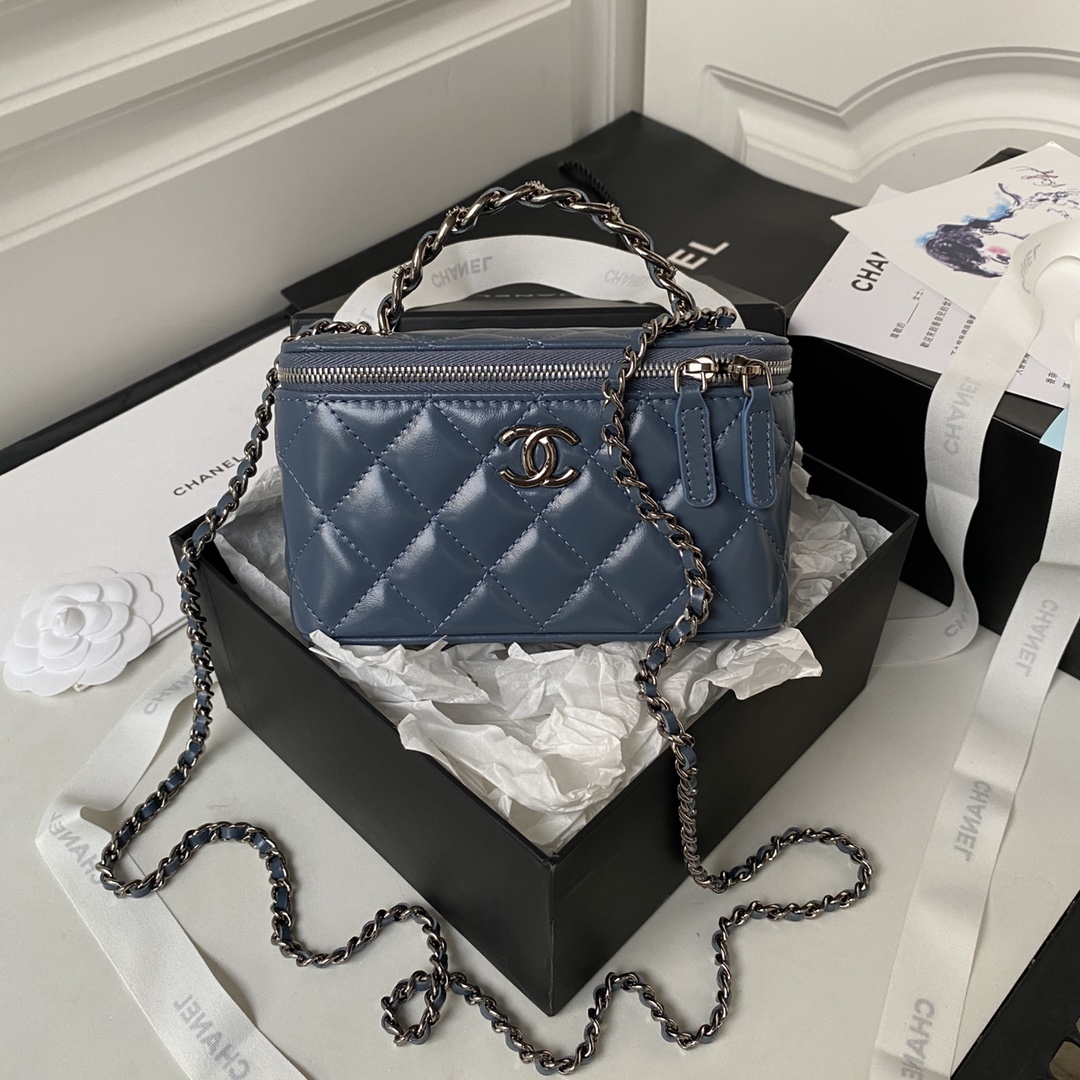 Chanel Crossbody & Shoulder Bags