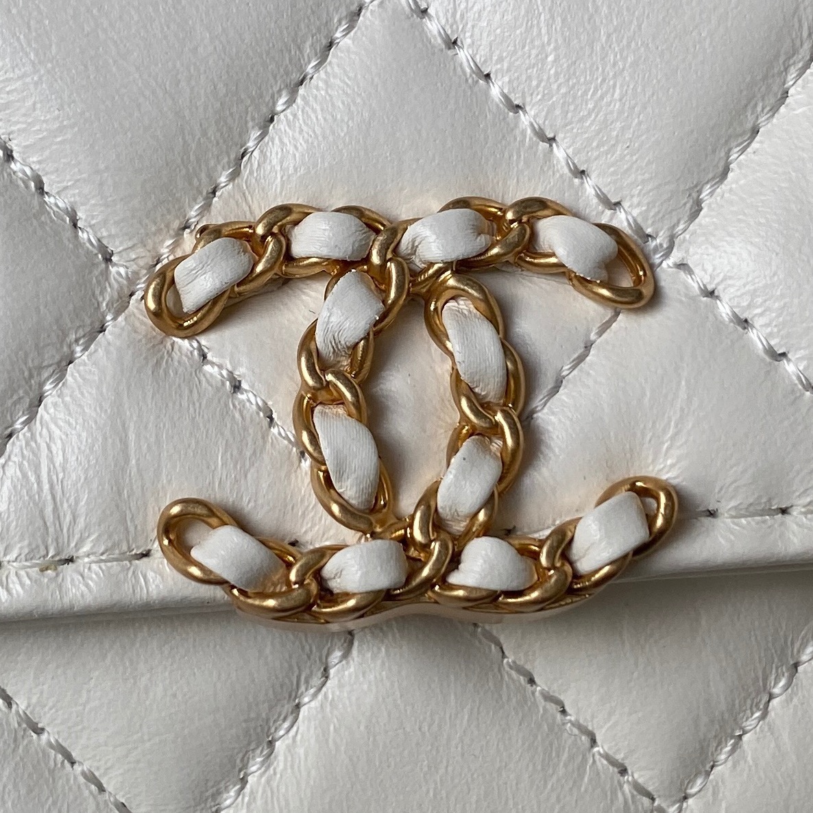 Chanel Luxury Designer Handbag Shoulder Bag in fine calfskin