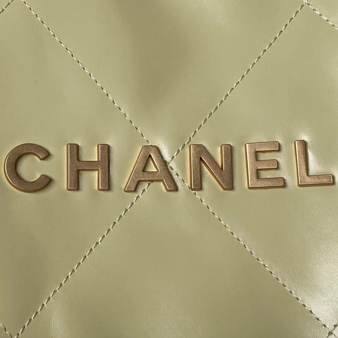 Gold chain Chanel 24c horizontal version garbage bag popular 22 bag shopping bag AS4486 The most popular series this season and worth buying, its