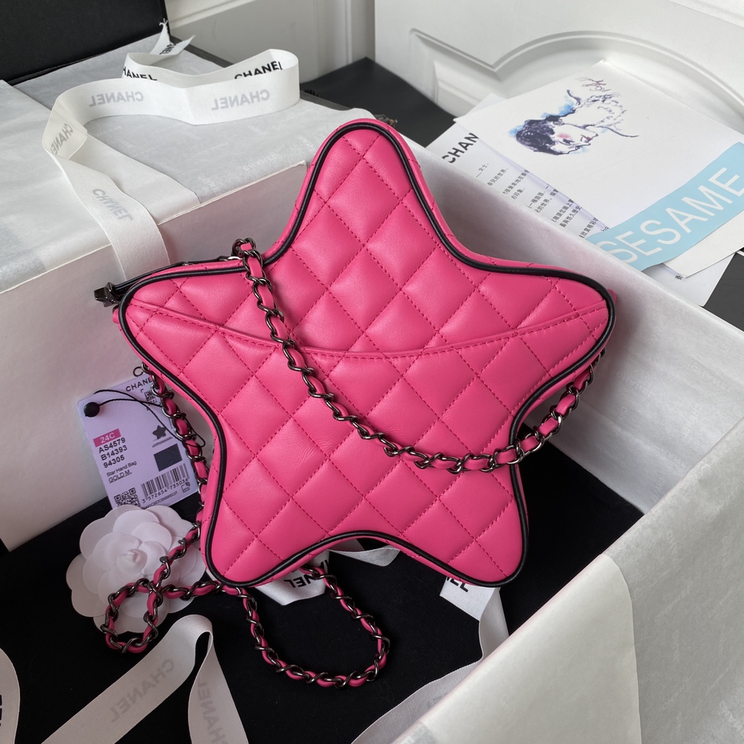 [Chanel Women