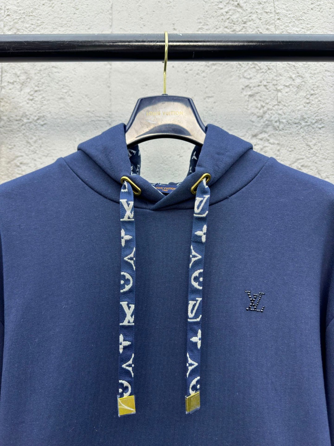 LOUIS VUITTON 小标logo连帽卫衣 3