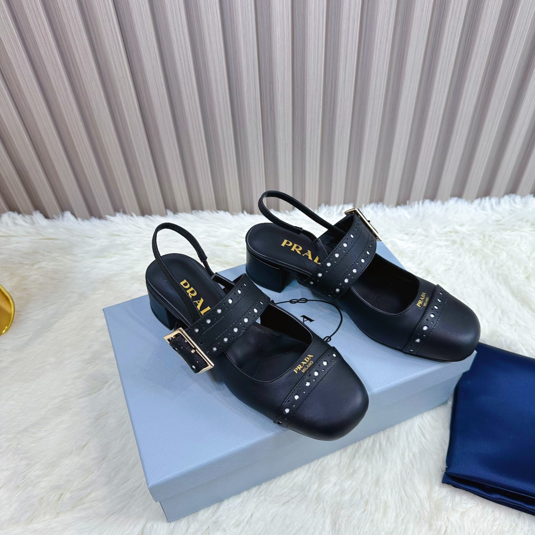 NO:231676,2025 SSS launches the latest Prada long and short boots, sandals, single shoes, thin heels, hollows, thick heels series ————————————— PRADA early spring catwalks Internet celebrity style 
