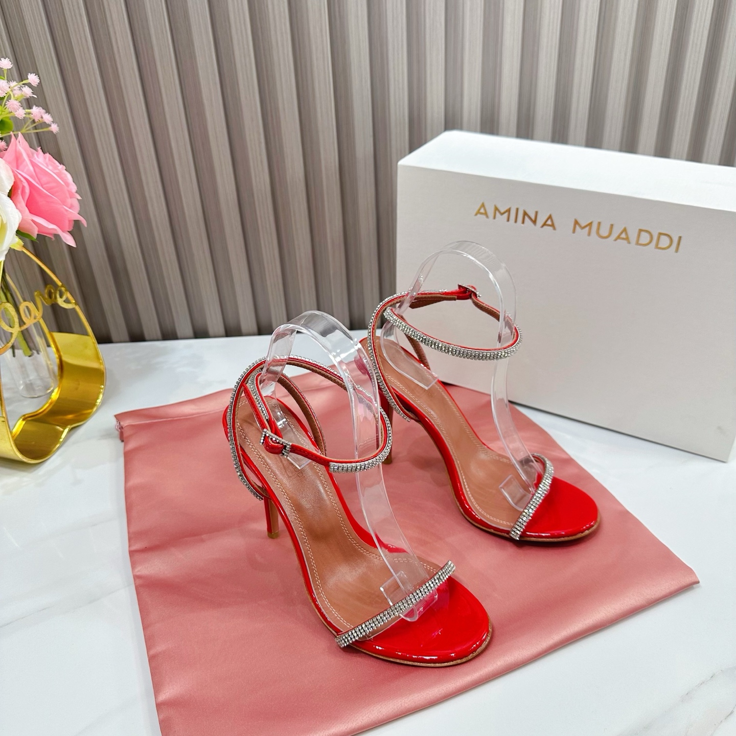 NO:231217,& · Amina simple style, brightly colored, exclusive customization, dazzling, high heels fashionable, the best temperament, top quality. Imported imported patent leather, inner footbed sheepskin sole, cowhide sole, elegant style, create a different feeling, heel height 10.0cm, counter packaging, simple and elegant style!  show bdetails —————————————— ⊿size. ｜35-39 (40.41.42 Customized), high heels, high heels, cowhide, sheepskin19860909＆ · 阿米娜简单款式,色彩鲜艳搭配,独家定制,绽放光彩夺目,高跟时髦,气质最佳者,顶尖品质. 进口进口漆皮 内里垫脚羊皮 鞋底 牛皮大底 优雅风格 创造不一样的感觉 跟高10.0cm 专柜包装 简约气质款式！ show bdetails ————————————  ⊿size. ｜35-39 (40.41.42定制),高跟鞋,high heels,cowhide,sheepskin,Women's Shoes