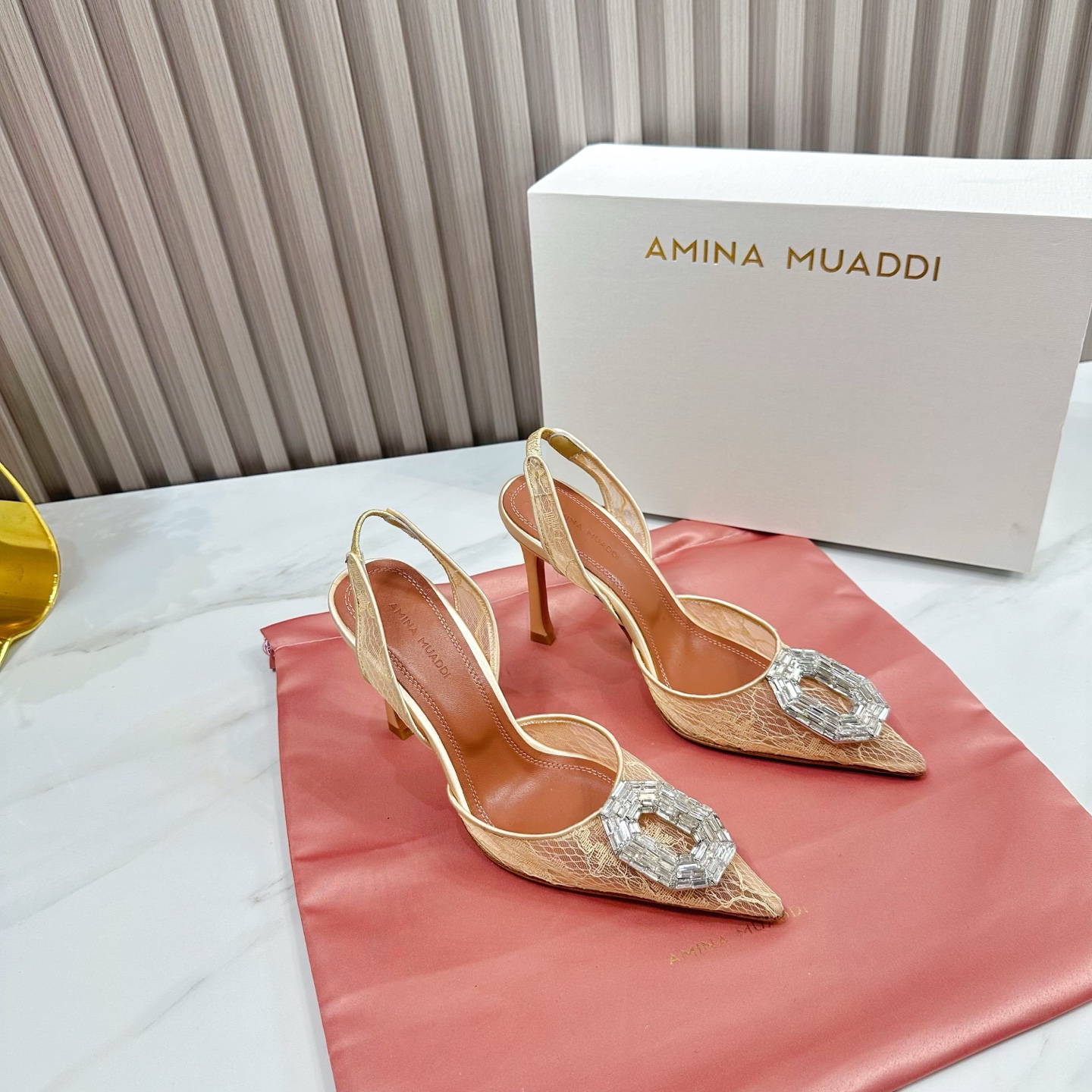 NO:231227,& · Amina simple style, brightly colored, exclusive customization, dazzling, high heels fashionable, the best temperament, top quality. Imported imported lace inner footbed sheepskin sole cowhide outsole (original injection molding) Elegant style Create a different feeling Heel height 9.5cm Special packaging Simple temperament style!  show bdetails —————————————— ⊿size. ｜35-39 (40.41.42 Customized), high heels, high heels, cowhide, sheepskin19860909＆ · 阿米娜简单款式,色彩鲜艳搭配,独家定制,绽放光彩夺目,高跟时髦,气质最佳者,顶尖品质. 进口进口蕾丝 内里垫脚羊皮 鞋底 牛皮大底 (原版注塑) 优雅风格 创造不一样的感觉 跟高9.5cm 专柜包装 简约气质款式！ show bdetails ————————————  ⊿size. ｜35-39 (40.41.42定制),高跟鞋,high heels,cowhide,sheepskin,Women's Shoes