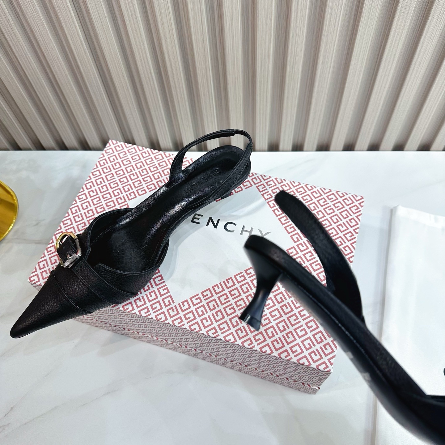 Givenchy Women's Black Leather Slingback Kitten Heel Shoes 9 i1741495730665 1988 0 7