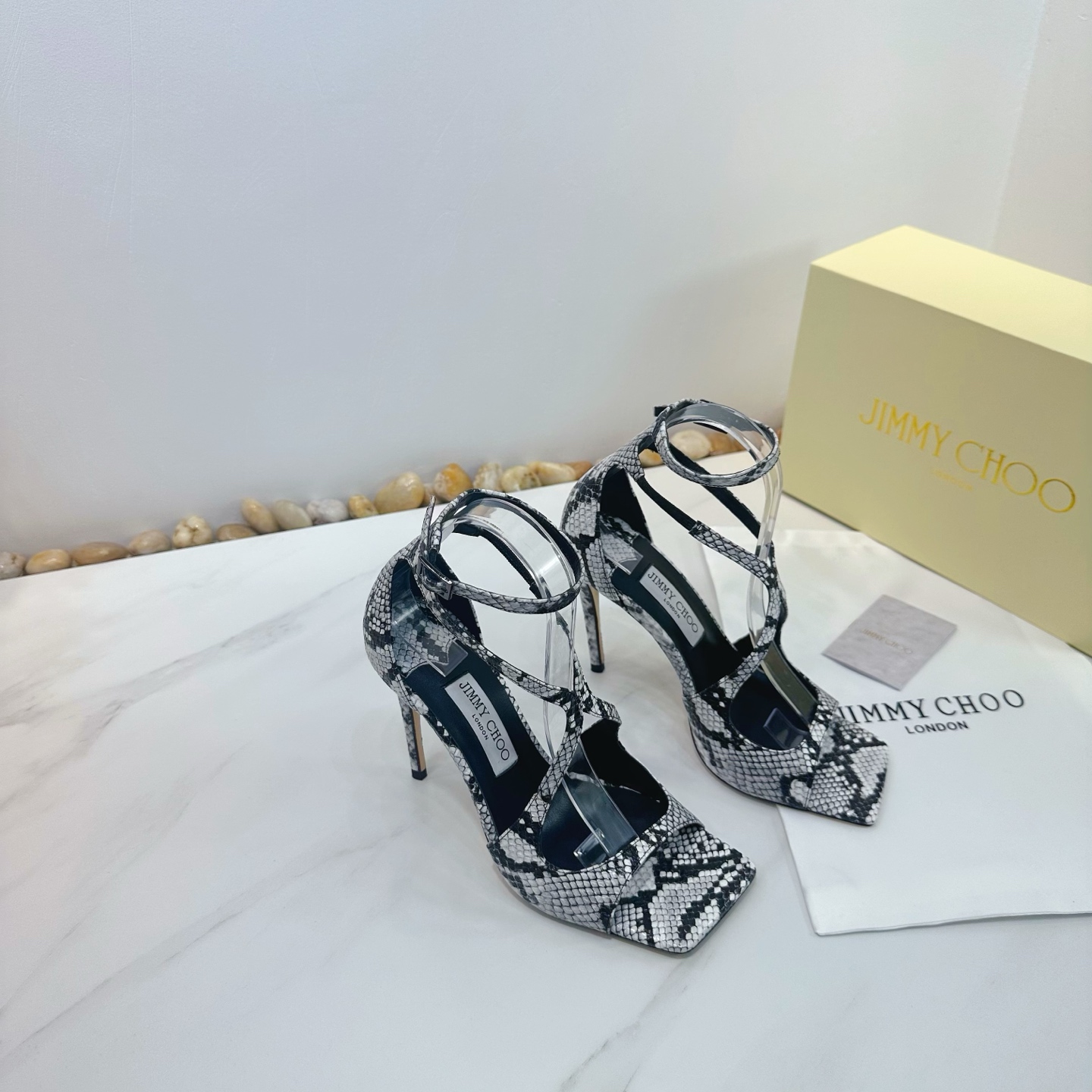 NO:231194,JIMMY CHOO is a very comprehensive and noble fashion lifestyle brand. The same strap for women's high heels, medium heels, flat heels, and hollow sandals series for major fashion bloggers and celebrities in Hong Kong and the United States. Australian pointed toe round toe, square toe series, is simply beautiful. Falling in elegance and playful futuristic sense, you can just take a look and want to have it immediately, but a pair of exquisite high heels can be thought of~~~~~~~~~~~~~~~~~~~~~~~~~~~~~~~~~~~~~~~~~~~~~~~~~~~~~~~~~~~~~~~~~~~~~~~~~~~~~~~~~~~~~~~~~~~~~~~~~~~~~~~~~~~~~~~~~~~~~~~~~~~~~~~~~~~~~~~~~~~~~~~~~~~~~~~~~~~~~~~~~~~~~~~~~~~~~~~~~~~~~~~~~~~~~~~~~~~~~~~~~~~~~~~~~~~~~~~~~~~~~~~~~~~~~~~~~~~~~~~~~~~~~~~~~~~~~~~~~~~~~~~~~~~~~~~~~~~~~~~~~~~~~~~~~~~~~~~~~~~~~~~~~~~~~~~~~~~~~~~~~~~~~~~~~~~~~~~~~~~~~~~~~~~~~~~~~~~~~~~~~~~~~~~~~~~~~~~~~~~~~~~~~~~~~  4 sizes 35-39 (34.40.41.42. Customized), high heels, jimmy choo, jimmy choo, sandals, high heels, cowhide, sheepskin, Leather soles19860909JIMMY CHOO(吉米周)  是一个非常全面之尊贵时尚生活品牌, 香港,美国等大时尚博主及明星的同款表带女士高跟,中跟,平跟后空凉鞋系列. 澳大利亚尖头 圆头,方头系列、简直是美上天了,爱上优雅、爱上俏皮的未来感,光看一眼便想马上拥有,但一双精致的高跟鞋确是可以想想滴～～～～～～～～～～～～～～～～～ 该系列专为超凡绝伦、无所谓的女士而设计,从而打造出别致的整体效果,Jimmy Choo 设计出激发女性一往无前的产品彰显魅力  1面料:进口蛇纹牛皮 2内里 进口意制小羊皮超级柔软细腻  3大底 进口意大利原版原色真皮大底 跟高10.5 4码数 35一39(34.40.41.42.定制),高跟鞋,jimmy choo,jimmy choo,sandals,high heels,cowhide,sheepskin,Leather soles,Women's Shoes