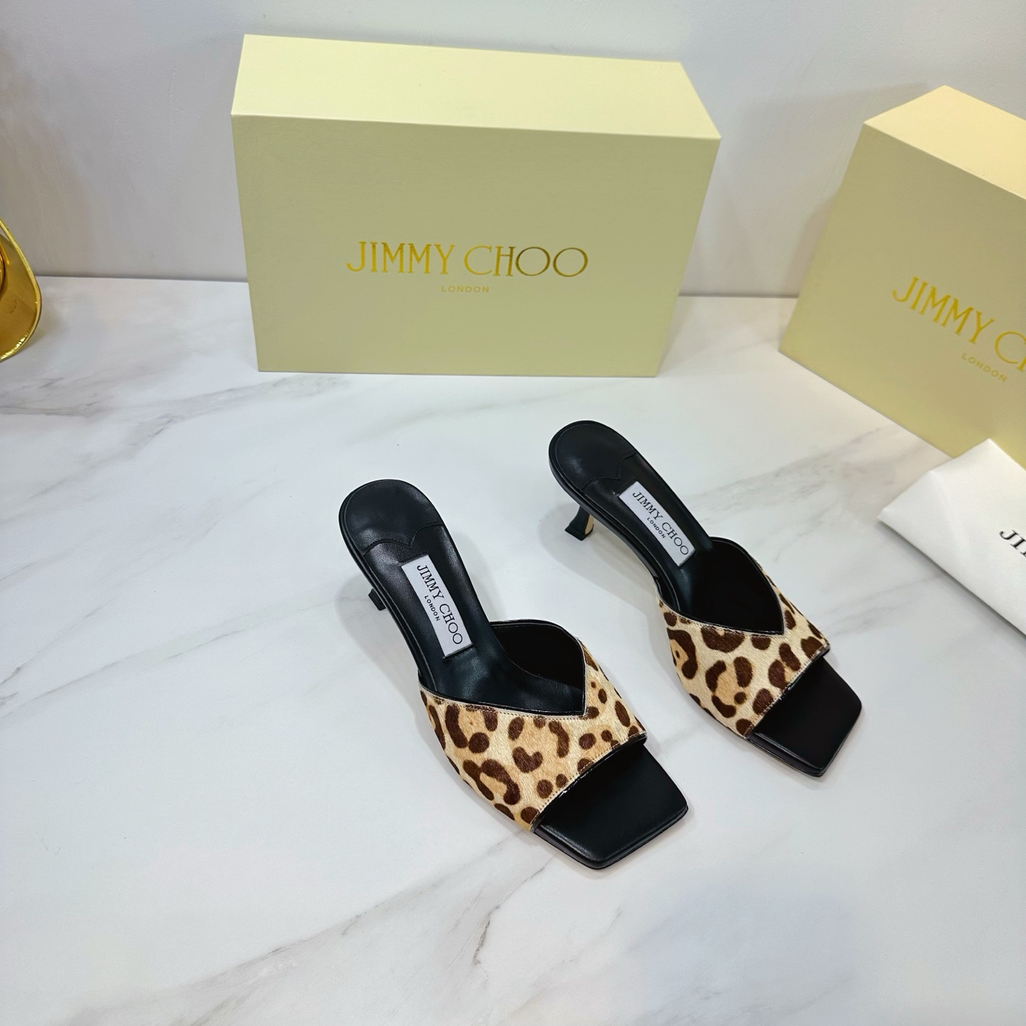 NO:261908,JIMMY CHOO is a very comprehensive and noble fashion lifestyle brand. The same strap for women's high heels, medium heels, flat heels, and hollow sandals series for major fashion bloggers and celebrities in Hong Kong and the United States. Australian pointed toe round toe, square toe series, is simply beautiful. Falling in elegance and playful futuristic sense, you can just take a look and want to have it immediately, but you can think of a pair of exquisite high heels~~~~~~~~~~~~~~~~~~~~~~~~~~~~~~~~~~~~~~~~~~~~~~~~~~~~~~~~~~~~~~~~~~~~~~~~~~~~~~~~~~~~~~~~~~~~~~~~~~~~~~~~~~~~~~~~~~~~~~~~~~~~~~~~~~~~~~~~~~~~~~~~~~~~~~~~~~~~~~~~~~~~~~~~~~~~~~~~~~~~~~~~~~~~~~~~~~~~~~~~~~~~~~~~~~~~~~~~~~~~~~~~~~~~~~~~~~~~~~~~~~~~~~~~~~~~~~~~~~~~~~~~~~~~~~~~~~~~~~~~~~~~~~~~~~~~~~~~~~~~~~~~~~~~~~~~~~~~~~~~~~~~~~~~~~~~~~~~~~~~~~~~~~~~~~~~~~~~~~~~~~~~~~~~~~~~~~~~~~~~~~~~~~~~~  35-39 (34.40.41.42. Customized), high heels, jimmy choo, jimmy choo, sandals, high heels, sheepskin, Leather soles19860909JIMMY CHOO(吉米周)  是一个非常全面之尊贵时尚生活品牌, 香港,美国等大时尚博主及明星的同款表带女士高跟,中跟,平跟后空凉鞋系列. 澳大利亚尖头 圆头,方头系列、简直是美上天了,爱上优雅、爱上俏皮的未来感,光看一眼便想马上拥有,但一双精致的高跟鞋确是可以想想滴～～～～～～～～～～～～～～～～～ 该系列专为超凡绝伦、无所谓的女士而设计,从而打造出别致的整体效果,Jimmy Choo 设计出激发女性一往无前的产品彰显魅力  1面料:进口马毛 2内里 进口意制小羊皮超级柔软细腻  3大底 进口意大利原版原色真皮大底 跟高6.5 4码数 35一39(34.40.41.42.定制),高跟鞋,jimmy choo,jimmy choo,sandals,high heels,sheepskin,Leather soles,Women's Shoes