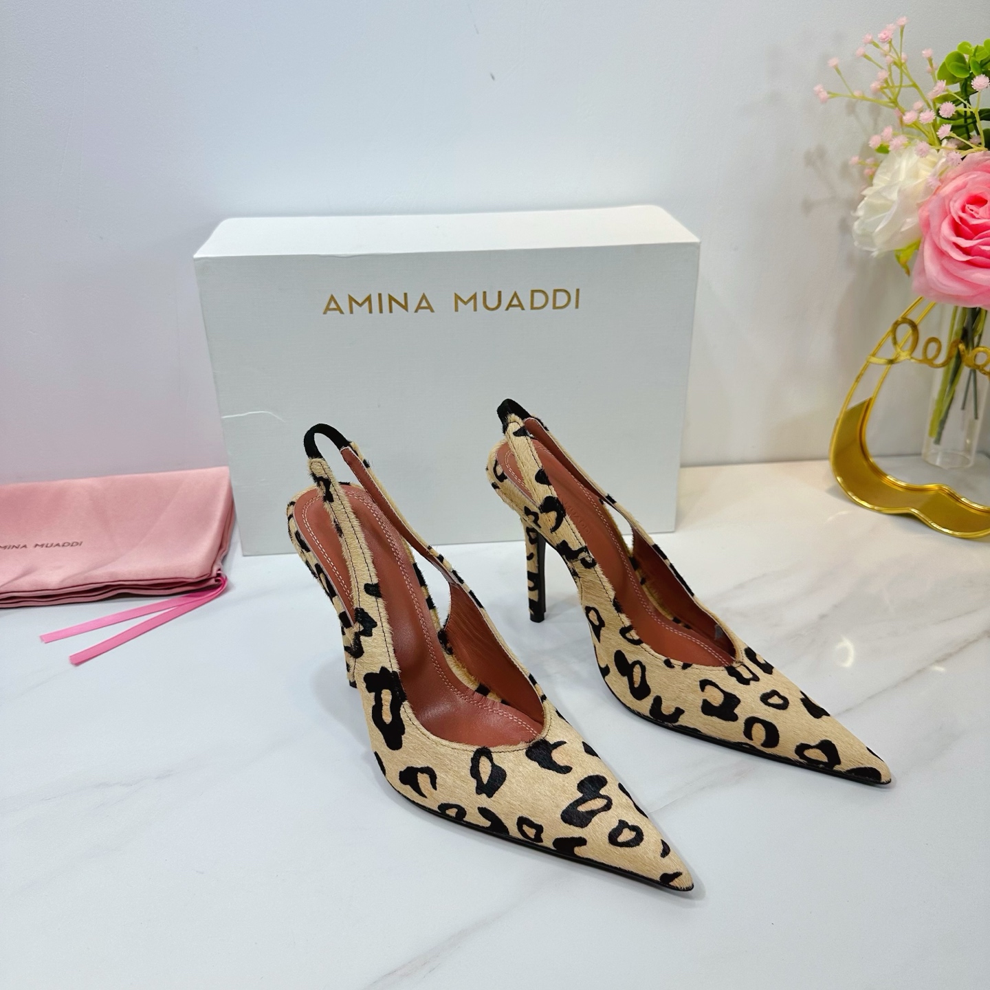 NO:261879,& · Amina simple style, brightly colored, exclusive customization, dazzling, high heels fashionable, the best temperament, top quality. Imported imported leopard print, inner footbed sheepskin sole, cowhide sole (original injection molding) Elegant style Create a different feeling Heel height 10.0cm Special packaging Simple temperament style!  show bdetails —————————————— ⊿size. ｜35-39 (40.41.42 Customized), high heels, high heels, cowhide, sheepskin19860909＆ · 阿米娜简单款式,色彩鲜艳搭配,独家定制,绽放光彩夺目,高跟时髦,气质最佳者,顶尖品质. 进口进口豹纹 内里垫脚羊皮 鞋底 牛皮大底 (原版注塑) 优雅风格 创造不一样的感觉 跟高10.0cm 专柜包装 简约气质款式！ show bdetails ————————————  ⊿size. ｜35-39 (40.41.42定制),高跟鞋,high heels,cowhide,sheepskin,Women's Shoes
