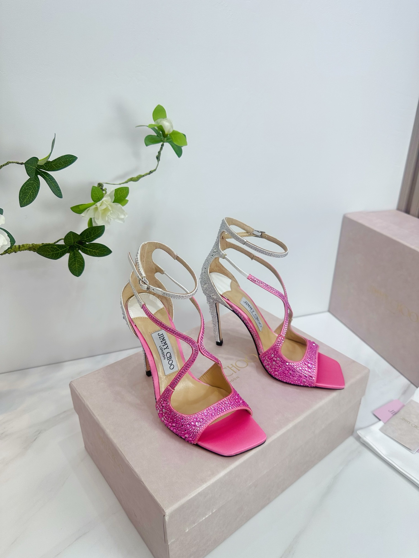 NO:405722,JIMMY CHOO is a very comprehensive and noble fashion lifestyle brand. The same strap for women's high heels, medium heels, flat heels, and hollow sandals series for major fashion bloggers and celebrities in Hong Kong and the United States. Australian pointed toe round toe, square toe series, is simply beautiful. Falling in elegance and playful futuristic sense, you can just take a look and want to have it immediately, but you can think of a pair of exquisite high heels~~~~~~~~~~~~~~~~~~~~~~~~~~~~~~~~~~~~~~~~~~~~~~~~~~~~~~~~~~~~~~~~~~~~~~~~~~~~~~~~~~~~~~~~~~~~~~~~~~~~~~~~~~~~~~~~~~~~~~~~~~~~~~~~~~~~~~~~~~~~~~~~~~~~~~~~~~~~~~~~~~~~~~~~~~~~~~~~~~~~~~~~~~~~~~~~~~~~~~~~~~~~~~~~~~~~~~~~~~~~~~~~~~~~~~~~~~~~~~~~~~~~~~~~~~~~~~~~~~~~~~~~~~~~~~~~~~~~~~~~~~~~~~~~~~~~~~~~~~~~~~~~~~~~~~~~~~~~~~~~~~~~~~~~~~~~~~~~~~~~~~~~~~~~~~~~~~~~~~~~~~~~~~~~~~~~~~~~~~~~~~~~~~~~~  4 sizes 35-39 (34.40.41.42. Customized), high heels, jimmy choo, jimmy choo, sandals, high heels, sheepskin, real silk, Leather soles19860909JIMMY CHOO(吉米周)  是一个非常全面之尊贵时尚生活品牌, 香港,美国等大时尚博主及明星的同款表带女士高跟,中跟,平跟后空凉鞋系列. 澳大利亚尖头 圆头,方头系列、简直是美上天了,爱上优雅、爱上俏皮的未来感,光看一眼便想马上拥有,但一双精致的高跟鞋确是可以想想滴～～～～～～～～～～～～～～～～～ 该系列专为超凡绝伦、无所谓的女士而设计,从而打造出别致的整体效果,Jimmy Choo 设计出激发女性一往无前的产品彰显魅力  1面料:进口真丝烫钻 2内里 进口意制小羊皮超级柔软细腻  3大底 进口意大利原版原色真皮大底 跟高10.5 4码数 35一39(34.40.41.42.定制),高跟鞋,jimmy choo,jimmy choo,sandals,high heels,sheepskin,real silk,Leather soles,Women's Shoes