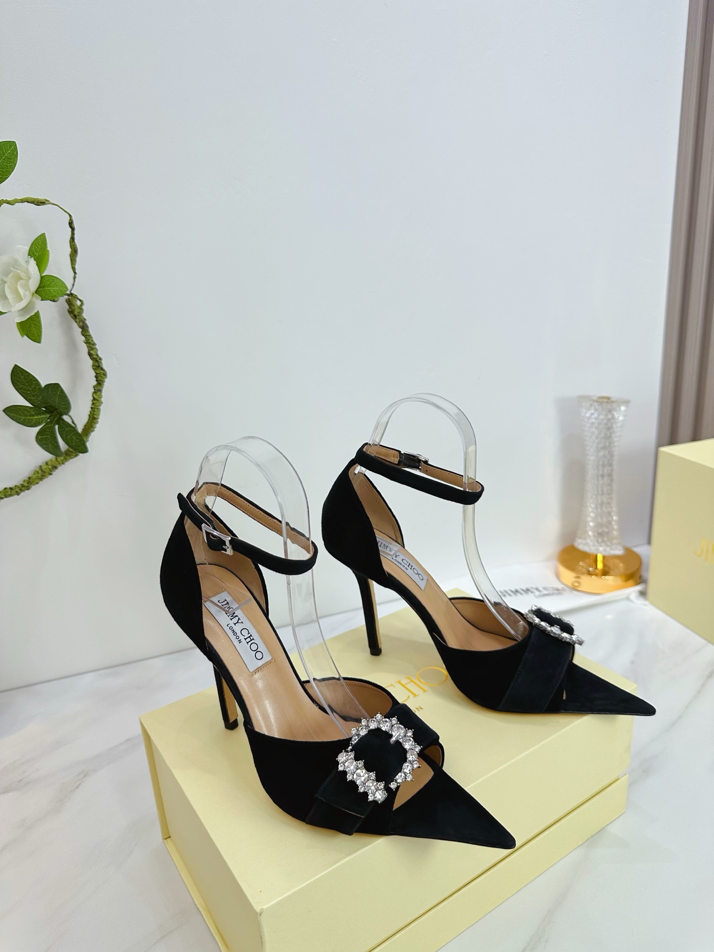 NO:405719,JIMMY CHOO is a very comprehensive and noble fashion lifestyle brand. The same strap for women's high heels, medium heels, flat heels, and empty sandals series for major fashion bloggers and celebrities in Hong Kong and the United States. Australian pointed toe round toe, square toe series, is simply beautiful. Falling in elegance and playful futuristic sense, you can just take a look and want to have it immediately, but you can think of a pair of exquisite high heels~~~~~~~~~~~~~~~~~~~~~~~~~~~~~~~~~~~~~~~~~~~~~~~~~~~~~~~~~~~~~~~~~~~~~~~~~~~~~~~~~~~~~~~~~~~~~~~~~~~~~~~~~~~~~~~~~~~~~~~~~~~~~~~~~~~~~~~~~~~~~~~~~~~~~~~~~~~~~~~~~~~~~~~~~~~~~~~~~~~~~~~~~~~~~~~~~~~~~~~~~~~~~~~~~~~~~~~~~~~~~~~~~~~~~~~~~~~~~~~~~~~~~~~~~~~~~~~~~~~~~~~~~~~~~~~~~~~~~~~~~~~~~~~~~~~~~~~~~~~~~~~~~~~~~~~~~~~~~~~~~~~~~~~~~~~~~~~~~~~~~~~~~~~~~~~~~~~~~~~~~~~~~~~~~~~~~~~~~~~~~~~~~~~~~  4 sizes 35-39 (34.40.41.42. Customized), high heels, jimmy choo, jimmy choo, sandals, high heels, sheepskin, sheep, Leather soles19860909JIMMY CHOO(吉米周)  是一个非常全面之尊贵时尚生活品牌, 香港,美国等大时尚博主及明星的同款表带女士高跟,中跟,平跟后空凉鞋系列. 澳大利亚尖头 圆头,方头系列、简直是美上天了,爱上优雅、爱上俏皮的未来感,光看一眼便想马上拥有,但一双精致的高跟鞋确是可以想想滴～～～～～～～～～～～～～～～～～ 该系列专为超凡绝伦、无所谓的女士而设计,从而打造出别致的整体效果,Jimmy Choo 设计出激发女性一往无前的产品彰显魅力  1面料:进口羊京 2内里 进口意制小羊皮超级柔软细腻  3大底 进口意大利原版原色真皮大底 跟高10.0 4码数 35一39(34.40.41.42.定制),高跟鞋,jimmy choo,jimmy choo,sandals,high heels,sheepskin,sheep,Leather soles,Women's Shoes