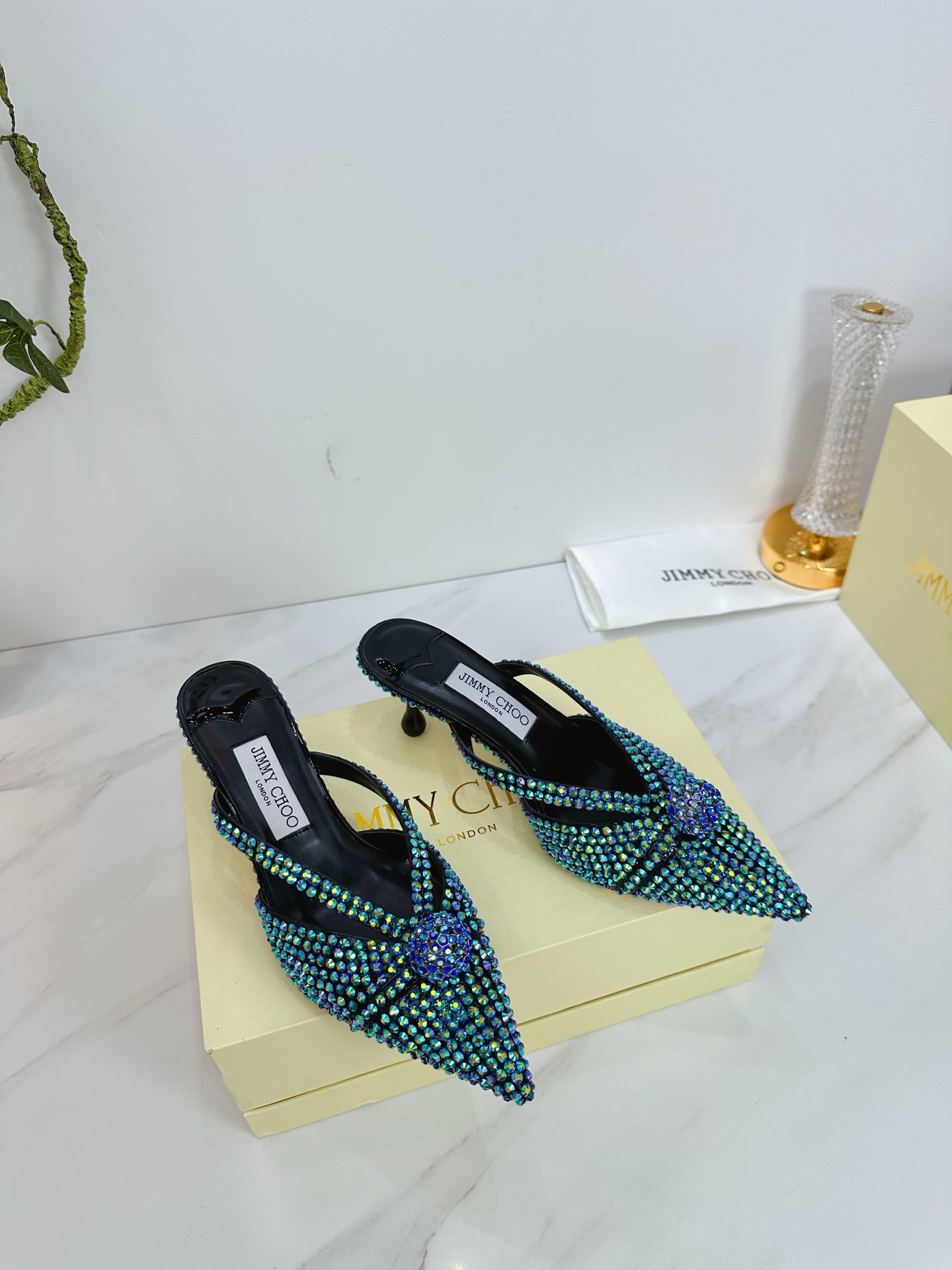 NO:405681,JIMMY CHOO is a very comprehensive and noble fashion lifestyle brand. The same strap for women's high heels, medium heels, flat heels, and empty sandals series for major fashion bloggers and celebrities in Hong Kong and the United States. Australian pointed toe round toe, square toe series, is simply beautiful. Falling in elegance and playful futuristic sense, you can just take a look and want to have it immediately, but you can think of a pair of exquisite high heels~~~~~~~~~~~~~~~~~~~~~~~~~~~~~~~~~~~~~~~~~~~~~~~~~~~~~~~~~~~~~~~~~~~~~~~~~~~~~~~~~~~~~~~~~~~~~~~~~~~~~~~~~~~~~~~~~~~~~~~~~~~~~~~~~~~~~~~~~~~~~~~~~~~~~~~~~~~~~~~~~~~~~~~~~~~~~~~~~~~~~~~~~~~~~~~~~~~~~~~~~~~~~~~~~~~~~~~~~~~~~~~~~~~~~~~~~~~~~~~~~~~~~~~~~~~~~~~~~~~~~~~~~~~~~~~~~~~~~~~~~~~~~~~~~~~~~~~~~~~~~~~~~~~~~~~~~~~~~~~~~~~~~~~~~~~~~~~~~~~~~~~~~~~~~~~~~~~~~~~~~~~~~~~~~~~~~~~~~~~~~~~~~~~~~  4 sizes 35-39 (34.40.41.42. Customized), high heels, jimmy choo, jimmy choo, sandals, high heels, sheepskin, Leather soles19860909JIMMY CHOO(吉米周)  是一个非常全面之尊贵时尚生活品牌, 香港,美国等大时尚博主及明星的同款表带女士高跟,中跟,平跟后空凉鞋系列. 澳大利亚尖头 圆头,方头系列、简直是美上天了,爱上优雅、爱上俏皮的未来感,光看一眼便想马上拥有,但一双精致的高跟鞋确是可以想想滴～～～～～～～～～～～～～～～～～ 该系列专为超凡绝伦、无所谓的女士而设计,从而打造出别致的整体效果,Jimmy Choo 设计出激发女性一往无前的产品彰显魅力  1面料:进口漆皮手工粘钻 2内里 进口意制小羊皮超级柔软细腻  3大底 进口意大利原版原色真皮大底 跟高6.5 4码数 35一39(34.40.41.42.定制),高跟鞋,jimmy choo,jimmy choo,sandals,high heels,sheepskin,Leather soles,Women's Shoes