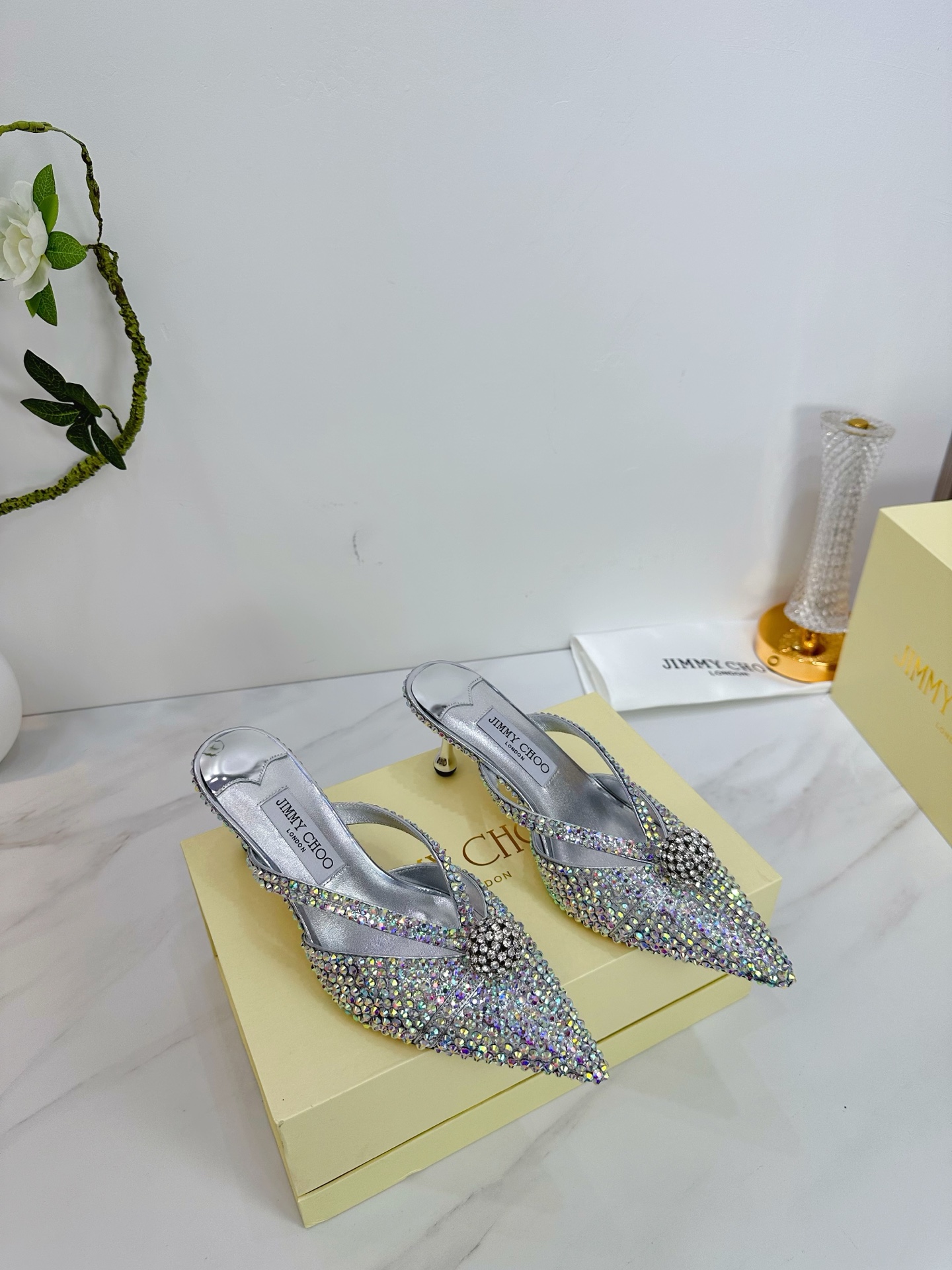 NO:405685,JIMMY CHOO is a very comprehensive and noble fashion lifestyle brand. The same strap for women's high heels, medium heels, flat heels, and hollow sandals series for major fashion bloggers and celebrities in Hong Kong and the United States. Australian pointed toe round toe, square toe series, is simply beautiful. Falling in elegance and playful futuristic sense, you can just take a look and want to have it immediately, but a pair of exquisite high heels can be thought of~~~~~~~~~~~~~~~~~~~~~~~~~~~~~~~~~~~~~~~~~~~~~~~~~~~~~~~~~~~~~~~~~~~~~~~~~~~~~~~~~~~~~~~~~~~~~~~~~~~~~~~~~~~~~~~~~~~~~~~~~~~~~~~~~~~~~~~~~~~~~~~~~~~~~~~~~~~~~~~~~~~~~~~~~~~~~~~~~~~~~~~~~~~~~~~~~~~~~~~~~~~~~~~~~~~~~~~~~~~~~~~~~~~~~~~~~~~~~~~~~~~~~~~~~~~~~~~~~~~~~~~~~~~~~~~~~~~~~~~~~~~~~~~~~~~~~~~~~~~~~~~~~~~~~~~~~~~~~~~~~~~~~~~~~~~~~~~~~~~~~~~~~~~~~~~~~~~~~~~~~~~~~~~~~~~~~~~~~~~~~~~~~~~~~  4 sizes 35-39 (34.40.41.42. Customized), high heels, jimmy choo, jimmy choo, sandals, high heels, sheepskin, Leather soles19860909JIMMY CHOO(吉米周)  是一个非常全面之尊贵时尚生活品牌, 香港,美国等大时尚博主及明星的同款表带女士高跟,中跟,平跟后空凉鞋系列. 澳大利亚尖头 圆头,方头系列、简直是美上天了,爱上优雅、爱上俏皮的未来感,光看一眼便想马上拥有,但一双精致的高跟鞋确是可以想想滴～～～～～～～～～～～～～～～～～ 该系列专为超凡绝伦、无所谓的女士而设计,从而打造出别致的整体效果,Jimmy Choo 设计出激发女性一往无前的产品彰显魅力  1面料:进口羊皮手工粘钻 2内里 进口意制小羊皮超级柔软细腻  3大底 进口意大利原版原色真皮大底 跟高6.5 4码数 35一39(34.40.41.42.定制),高跟鞋,jimmy choo,jimmy choo,sandals,high heels,sheepskin,Leather soles,Women's Shoes