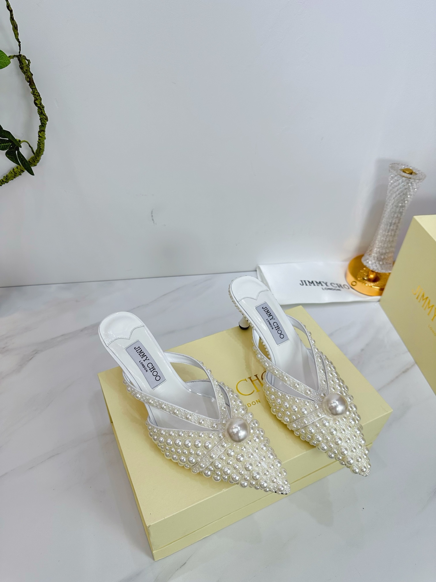 NO:405690,JIMMY CHOO is a very comprehensive and noble fashion lifestyle brand. The same strap for women's high heels, medium heels, flat heels, and empty sandals series for major fashion bloggers and celebrities in Hong Kong and the United States. Australian pointed toe round toe, square toe series, is simply beautiful. Falling in elegance and playful futuristic sense, you can just take a look and want to have it immediately, but you can think of a pair of exquisite high heels~~~~~~~~~~~~~~~~~~~~~~~~~~~~~~~~~~~~~~~~~~~~~~~~~~~~~~~~~~~~~~~~~~~~~~~~~~~~~~~~~~~~~~~~~~~~~~~~~~~~~~~~~~~~~~~~~~~~~~~~~~~~~~~~~~~~~~~~~~~~~~~~~~~~~~~~~~~~~~~~~~~~~~~~~~~~~~~~~~~~~~~~~~~~~~~~~~~~~~~~~~~~~~~~~~~~~~~~~~~~~~~~~~~~~~~~~~~~~~~~~~~~~~~~~~~~~~~~~~~~~~~~~~~~~~~~~~~~~~~~~~~~~~~~~~~~~~~~~~~~~~~~~~~~~~~~~~~~~~~~~~~~~~~~~~~~~~~~~~~~~~~~~~~~~~~~~~~~~~~~~~~~~~~~~~~~~~~~~~~~~~~~~~~~~  4 sizes 35-39 (34.40.41.42. Customized), high heels, jimmy choo, jimmy choo, sandals, high heels, sheepskin, Leather soles19860909JIMMY CHOO(吉米周)  是一个非常全面之尊贵时尚生活品牌, 香港,美国等大时尚博主及明星的同款表带女士高跟,中跟,平跟后空凉鞋系列. 澳大利亚尖头 圆头,方头系列、简直是美上天了,爱上优雅、爱上俏皮的未来感,光看一眼便想马上拥有,但一双精致的高跟鞋确是可以想想滴～～～～～～～～～～～～～～～～～ 该系列专为超凡绝伦、无所谓的女士而设计,从而打造出别致的整体效果,Jimmy Choo 设计出激发女性一往无前的产品彰显魅力  1面料:进口漆皮手工粘钻 2内里 进口意制小羊皮超级柔软细腻  3大底 进口意大利原版原色真皮大底 跟高6.5 4码数 35一39(34.40.41.42.定制),高跟鞋,jimmy choo,jimmy choo,sandals,high heels,sheepskin,Leather soles,Women's Shoes