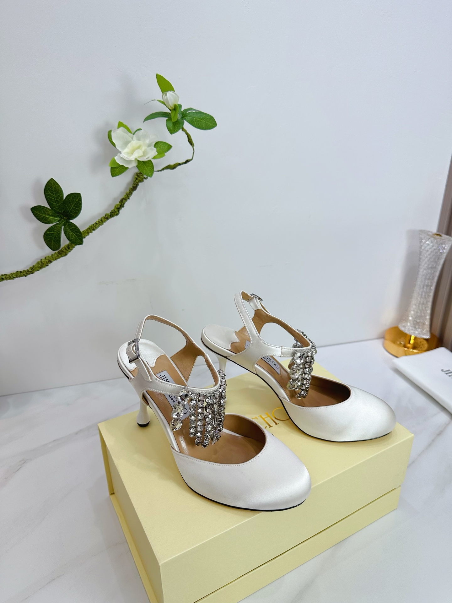 NO:444778,JIMMY CHOO is a very comprehensive and noble fashion lifestyle brand. The same strap for women's high heels, medium heels, flat heels, and hollow sandals series for major fashion bloggers and celebrities in Hong Kong and the United States. Australian pointed toe round toe, square toe series, is simply beautiful. Falling in elegance and playful futuristic sense, you can just take a look and want to have it immediately, but a pair of exquisite high heels can be thought of~~~~~~~~~~~~~~~~~~~~~~~~~~~~~~~~~~~~~~~~~~~~~~~~~~~~~~~~~~~~~~~~~~~~~~~~~~~~~~~~~~~~~~~~~~~~~~~~~~~~~~~~~~~~~~~~~~~~~~~~~~~~~~~~~~~~~~~~~~~~~~~~~~~~~~~~~~~~~~~~~~~~~~~~~~~~~~~~~~~~~~~~~~~~~~~~~~~~~~~~~~~~~~~~~~~~~~~~~~~~~~~~~~~~~~~~~~~~~~~~~~~~~~~~~~~~~~~~~~~~~~~~~~~~~~~~~~~~~~~~~~~~~~~~~~~~~~~~~~~~~~~~~~~~~~~~~~~~~~~~~~~~~~~~~~~~~~~~~~~~~~~~~~~~~~~~~~~~~~~~~~~~~~~~~~~~~~~~~~~~~~~~~~~~~  35-39 (34.40.41.42. Customized), high heels sandals, jimmy choo, jimmy choo, sandals, high heels, sheepskin, real silk, Leather soles19860909JIMMY CHOO(吉米周)  是一个非常全面之尊贵时尚生活品牌, 香港,美国等大时尚博主及明星的同款表带女士高跟,中跟,平跟后空凉鞋系列. 澳大利亚尖头 圆头,方头系列、简直是美上天了,爱上优雅、爱上俏皮的未来感,光看一眼便想马上拥有,但一双精致的高跟鞋确是可以想想滴～～～～～～～～～～～～～～～～～ 该系列专为超凡绝伦、无所谓的女士而设计,从而打造出别致的整体效果,Jimmy Choo 设计出激发女性一往无前的产品彰显魅力  1面料:进口真丝 2内里 进口意制小羊皮超级柔软细腻  3大底 进口意大利原版原色真皮大底 跟高8.5 4码数 35一39(34.40.41.42.定制),高跟鞋凉鞋,jimmy choo,jimmy choo,sandals,high heels,sheepskin,real silk,Leather soles,Women's Shoes