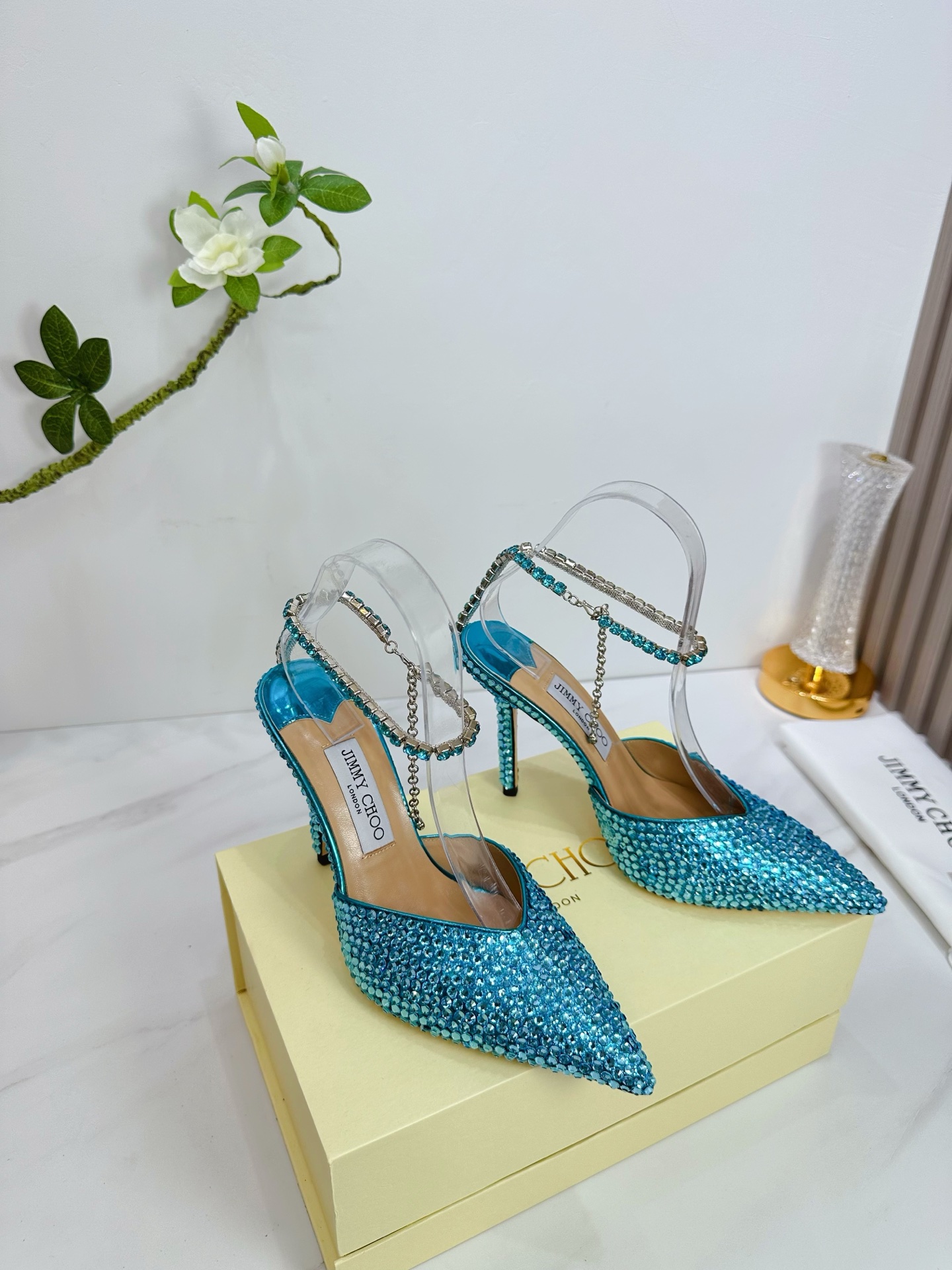 NO:444753,JIMMY CHOO is a very comprehensive and noble fashion lifestyle brand. The same strap for women's high heels, medium heels, flat heels, and hollow sandals series for major fashion bloggers and celebrities in Hong Kong and the United States. Australian pointed toe round toe, square toe series, is simply beautiful. Falling in elegance and playful futuristic sense, you can just take a look and want to have it immediately, but a pair of exquisite high heels can be thought of~~~~~~~~~~~~~~~~~~~~~~~~~~~~~~~~~~~~~~~~~~~~~~~~~~~~~~~~~~~~~~~~~~~~~~~~~~~~~~~~~~~~~~~~~~~~~~~~~~~~~~~~~~~~~~~~~~~~~~~~~~~~~~~~~~~~~~~~~~~~~~~~~~~~~~~~~~~~~~~~~~~~~~~~~~~~~~~~~~~~~~~~~~~~~~~~~~~~~~~~~~~~~~~~~~~~~~~~~~~~~~~~~~~~~~~~~~~~~~~~~~~~~~~~~~~~~~~~~~~~~~~~~~~~~~~~~~~~~~~~~~~~~~~~~~~~~~~~~~~~~~~~~~~~~~~~~~~~~~~~~~~~~~~~~~~~~~~~~~~~~~~~~~~~~~~~~~~~~~~~~~~~~~~~~~~~~~~~~~~~~~~~~~~~~  Heel height 10.5 4 sizes 35 to 39 (34.40.41.42. Customized), high heels sandals, jimmy choo, jimmy choo, sandals, high heels, sheepskin, Leather soles19860909JIMMY CHOO(吉米周) 是一个非常全面之尊贵时尚生活品牌, 香港,美国等大时尚博主及明星的同款表带女士高跟,中跟,平跟后空凉鞋系列. 澳大利亚尖头 圆头,方头系列、简直是美上天了,爱上优雅、爱上俏皮的未来感,光看一眼便想马上拥有,但一双精致的高跟鞋确是可以想想滴～～～～～～～～～～～～～～～～～ 该系列专为超凡绝伦、无所谓的女士而设计,从而打造出别致的整体效果,Jimmy Choo 设计出激发女性一往无前的产品彰显魅力  1面料:进口镜面漆手工粘钻 2内里 进口意制小羊皮超级柔软细腻  3大底 进口意大利原版原色真皮大底 跟高10.5 4码数 35一39(34.40.41.42.定制),高跟鞋凉鞋,jimmy choo,jimmy choo,sandals,high heels,sheepskin,Leather soles,Women's Shoes