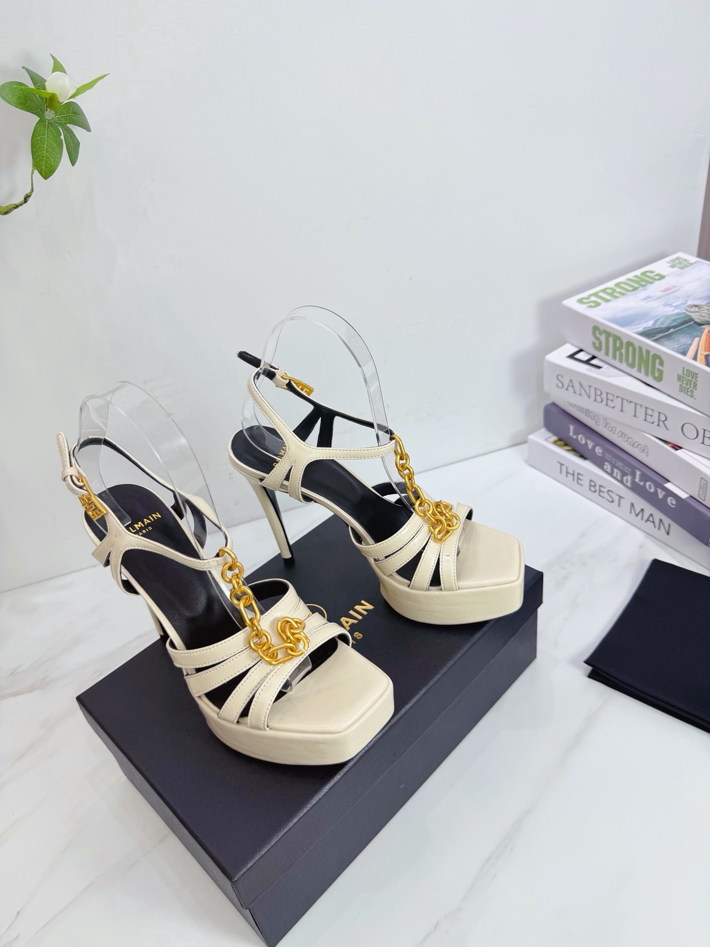 NO:786073,Sandals series, charming and gorgeous top-notch hard goods, original purchases, 1:1 customization, fully upgraded shipments, quality details can be compared 1. Original custom-made cowhide suede, 2. Imported sheepskin lining, 3. Outsole, original Italian original color genuine leather outsole, 12.0 heel height, 3.5 water platform, 4. Full set of packaging 35-39 (40/41/42/Customized, non-returnable), high heels, sandals, high  heels,sheepskin,leather soles19860909凉鞋系列,魅惑华丽的顶级硬货,原版购入1:1订制 全升级出货 品质细节完全可以对比 1面料原版定制牛反皮 2内里进口羊皮内里垫脚 3大底意大利原版原色真皮大底 跟高12.0 水台3.5 4全套包装 35-39（40/41/42/定做不退换）,高跟鞋,sandals,high heels,sheepskin,Leather soles,Women's Shoes