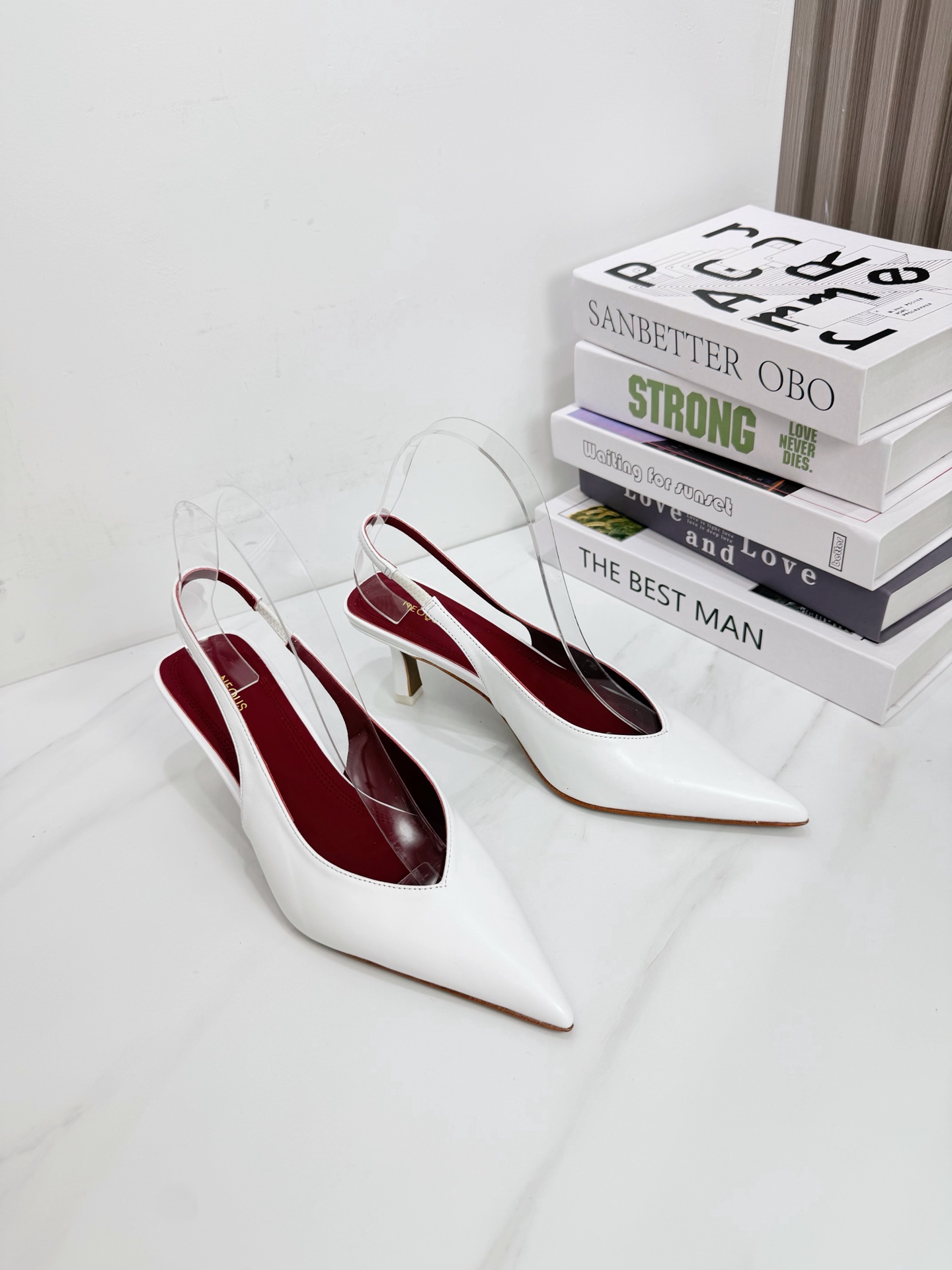 NO:925940,Fabric Sheepskin Lining Sheepskin Sole Cowhide Elegant style Creates a different feeling Heel height 7 cm (original development) Simple temperament style!  show bdetails ———————————— size.｜35-39 (40 41 42 customized),sandals,sandals,cowhide,sheepskin19860909面料 羊皮 内里 羊皮 鞋底 牛皮 优雅风格 创造不一样的感觉 跟高 7 cm（原版开发） 简约气质款式！ show bdetails ———————————— size. ｜35-39（40 41 42定制),凉鞋,sandals,cowhide,sheepskin,Women's Shoes