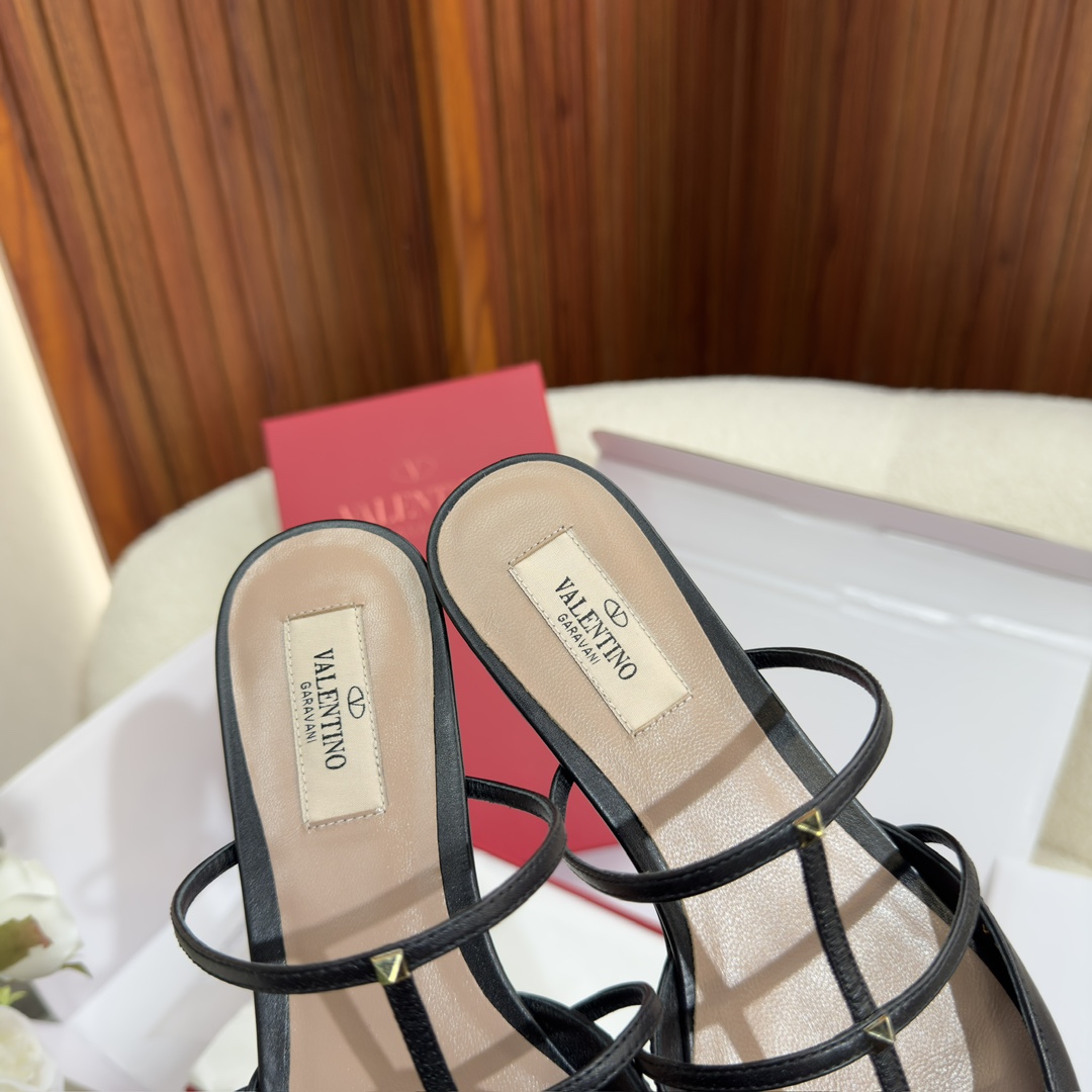 발렌티노 락스터드 위스피 카프스킨 마이크로힐 뮬 94132 이미지 8