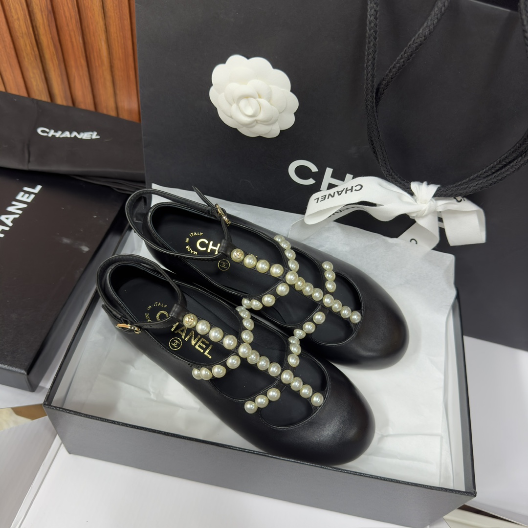 Chanel Zapatos Calzado monocapa Negro Blanco Trabajo abierto Dermis Piel de oveja