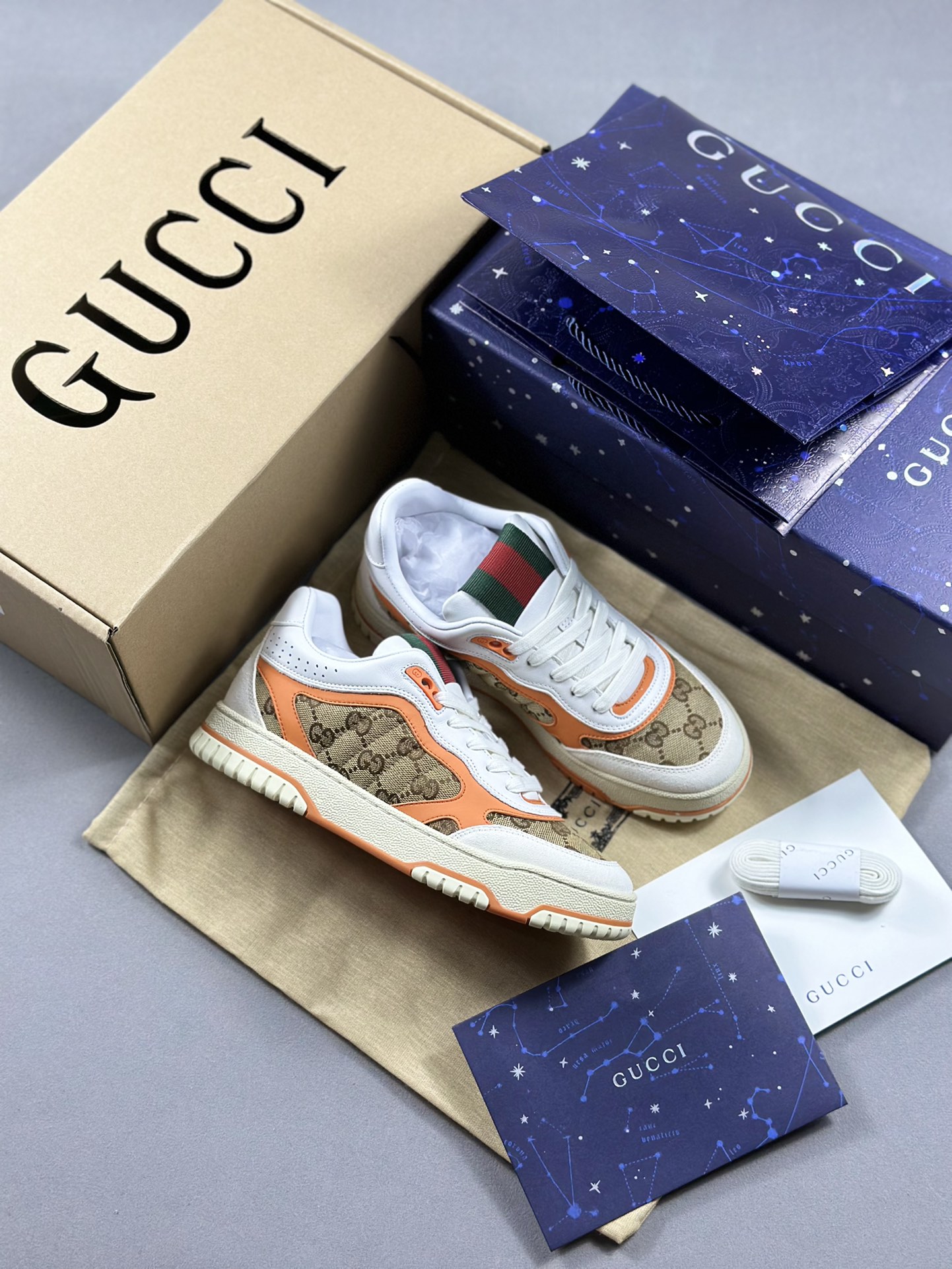 古驰Gucci Re-Web Leather Sneakers 系列低帮复古百搭训练休闲运动小白板鞋“皮革米白乌木色GG红绿标牌