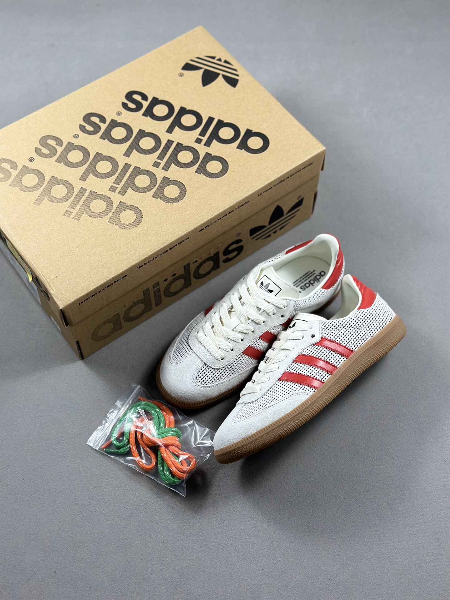 300 莞产非通货。Adidas Samba OG 三叶草联名款