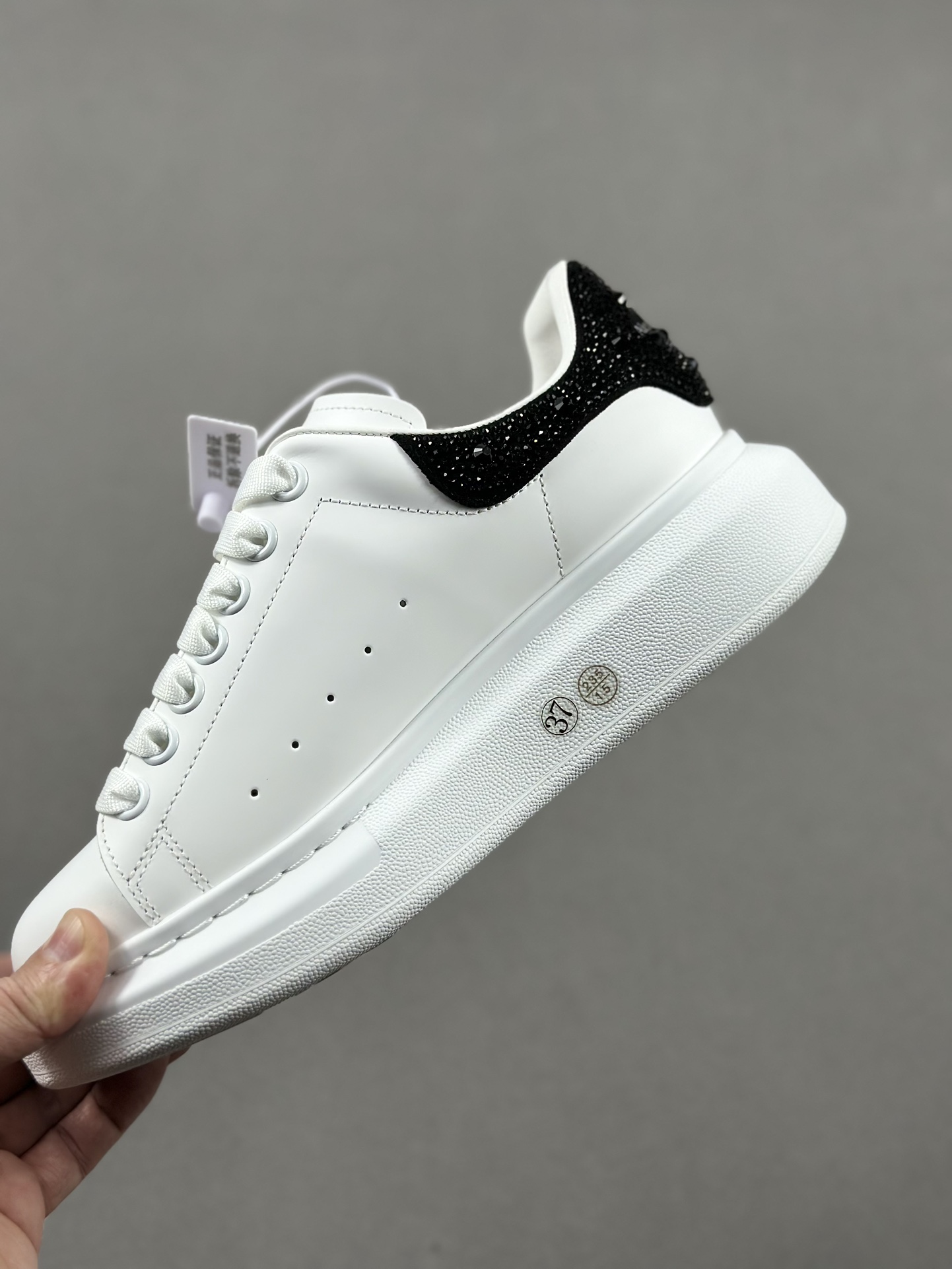 麦昆Alexander McQueen Oversized Sneakers 低帮时装厚底休闲运动小白板鞋