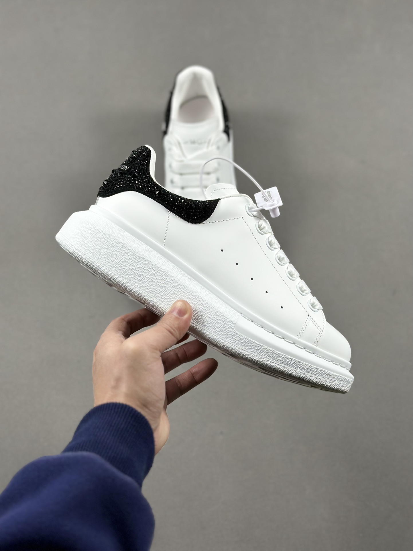 麦昆Alexander McQueen Oversized Sneakers 低帮时装厚底休闲运动小白板鞋